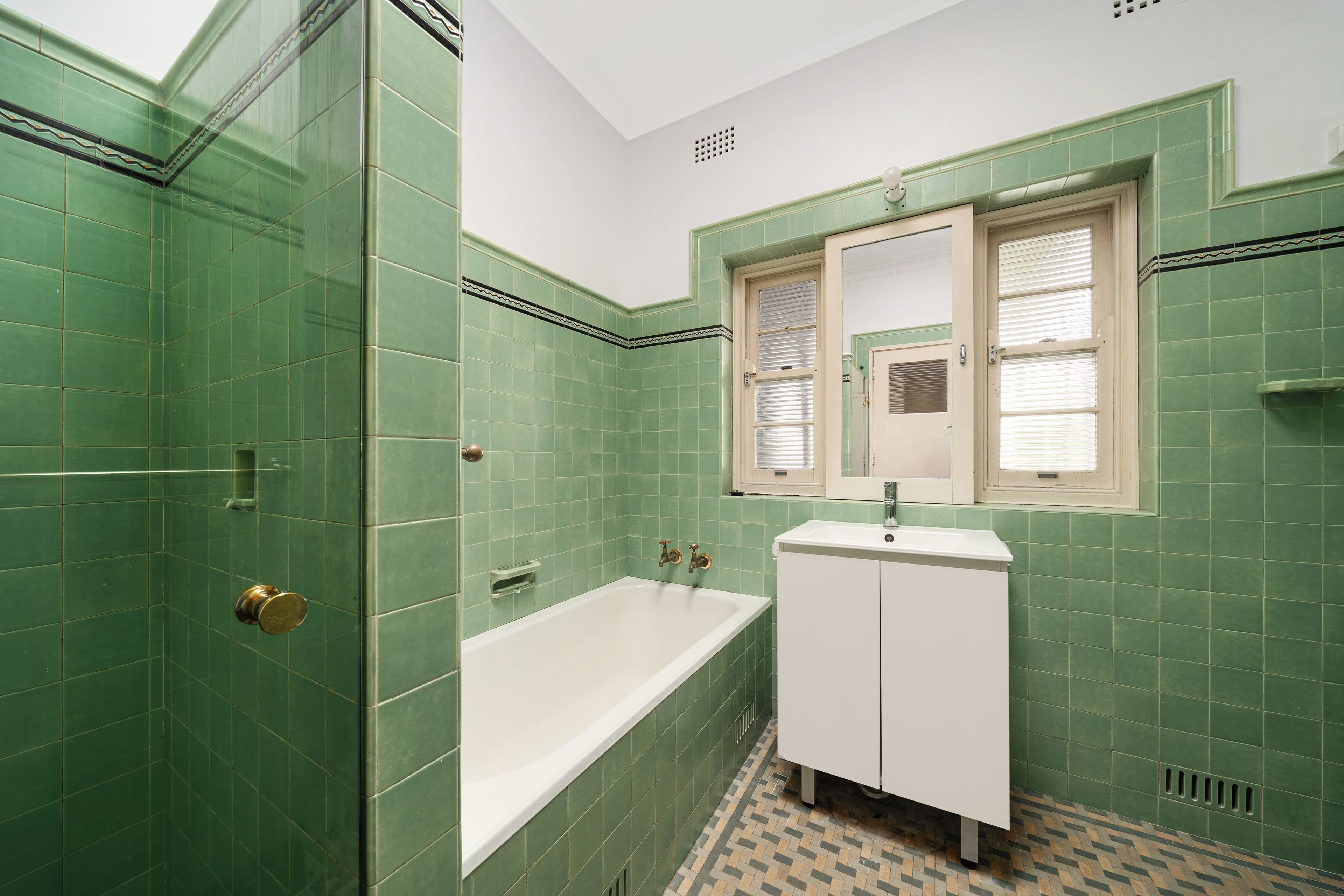 12 Aubrey Road — photo 10 of 14