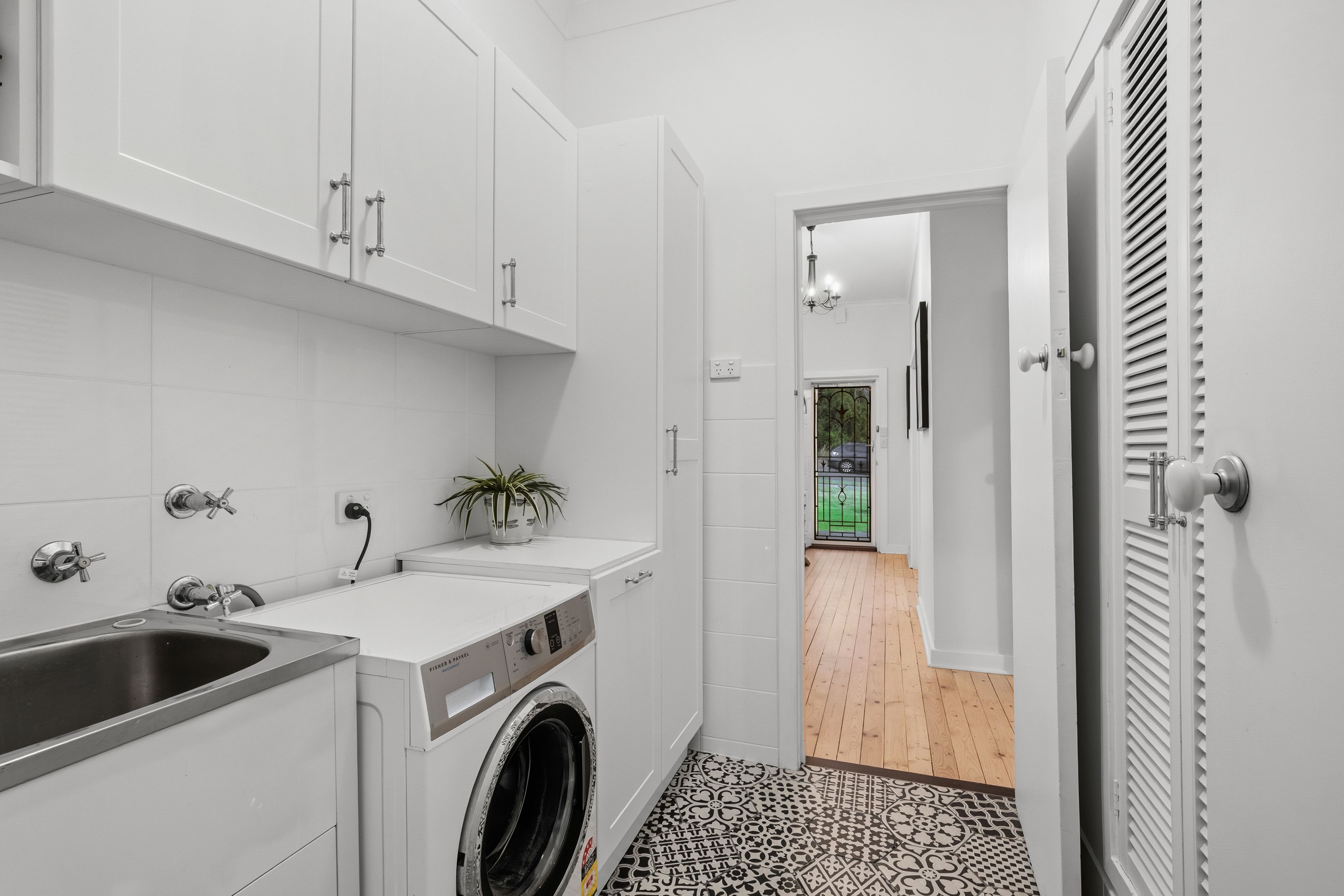 25 Columbia Avenue — photo 16 of 25
