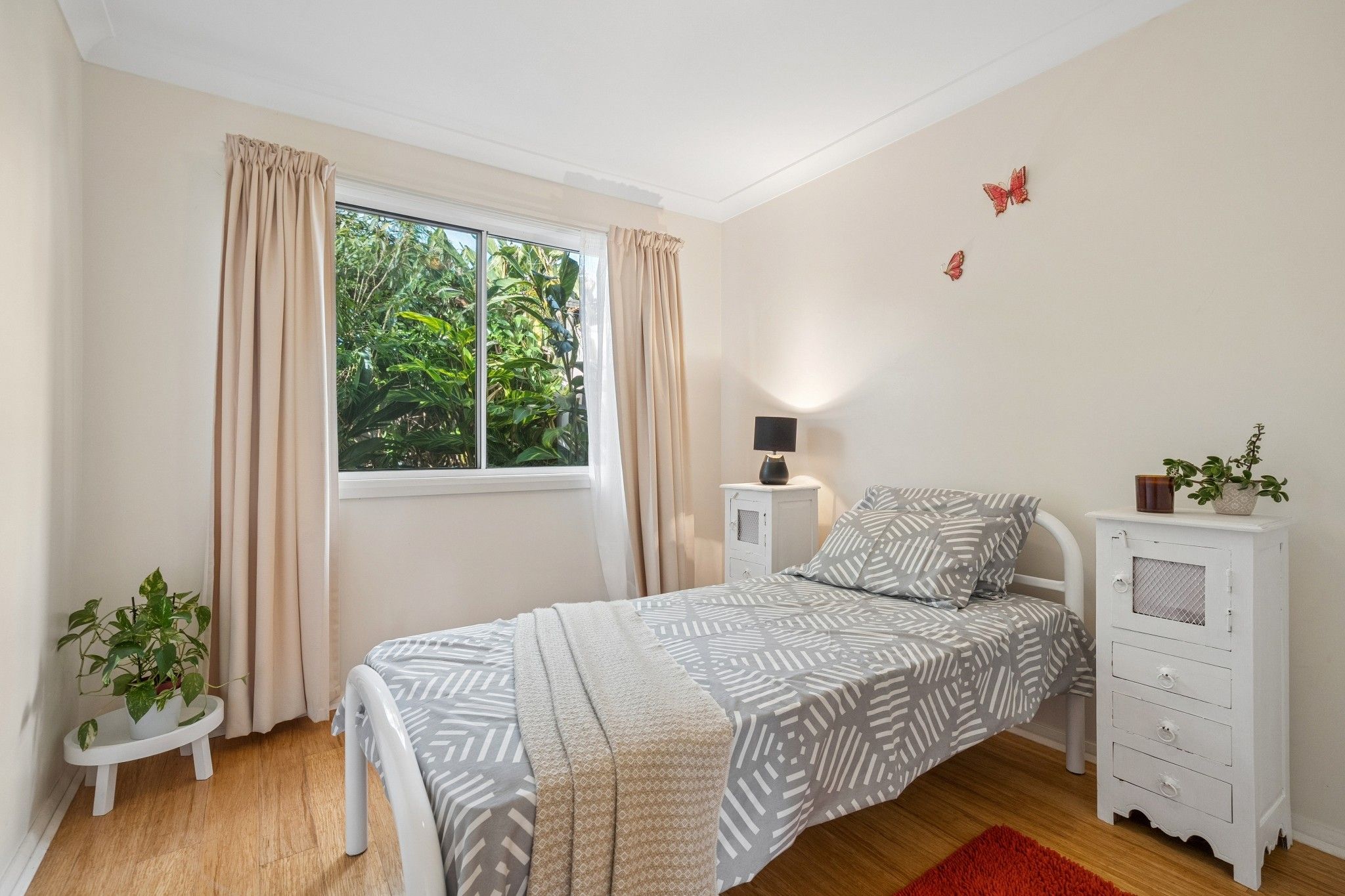 45 Fullerton Crescent — photo 10 of 27