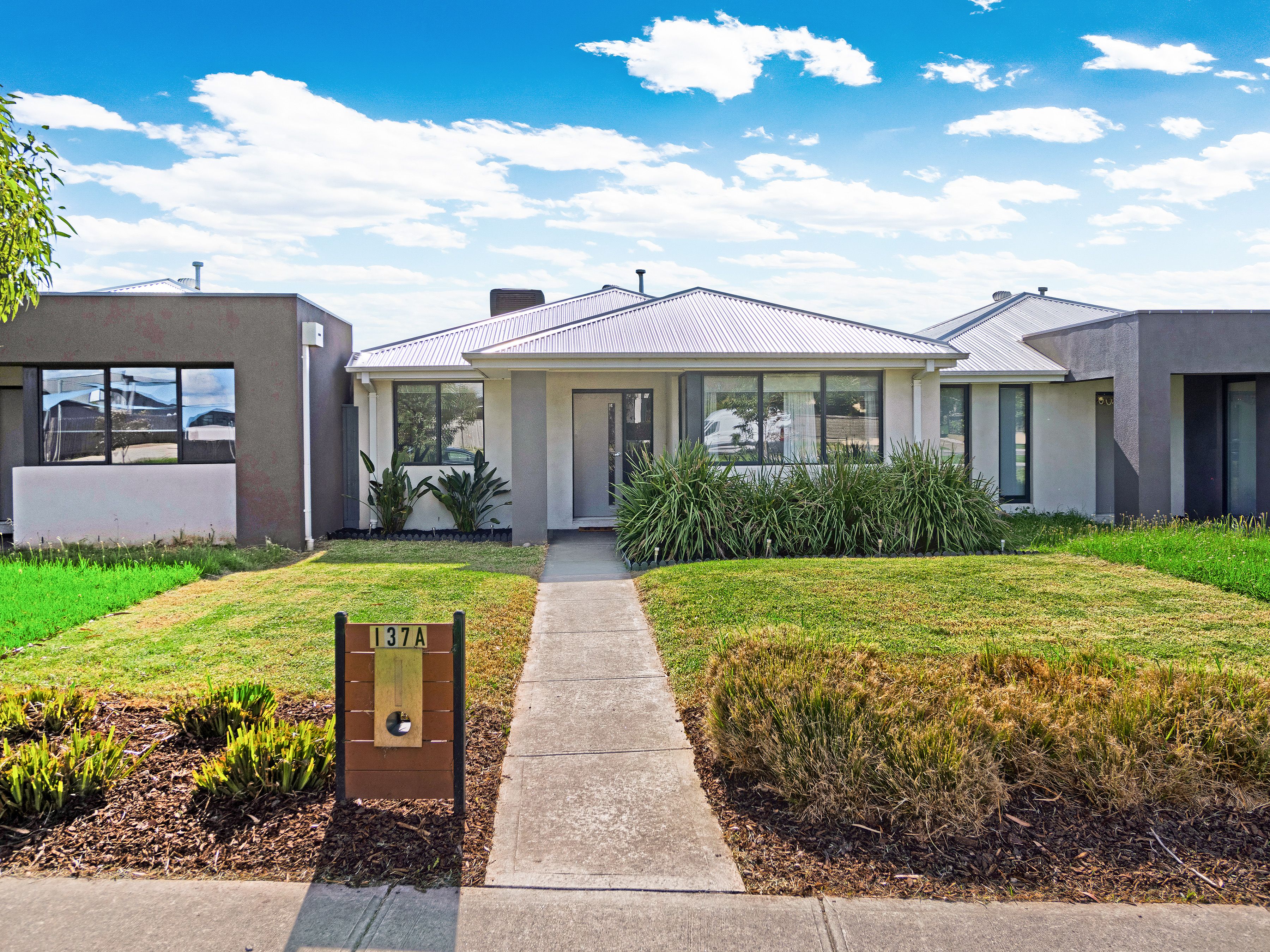 137a Wheelers Park Drive, Cranbourne North, VIC 3977 Sold House Ray