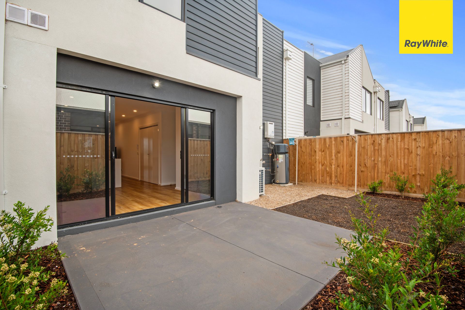 101 Shelterbelt Avenue — photo 14 of 18