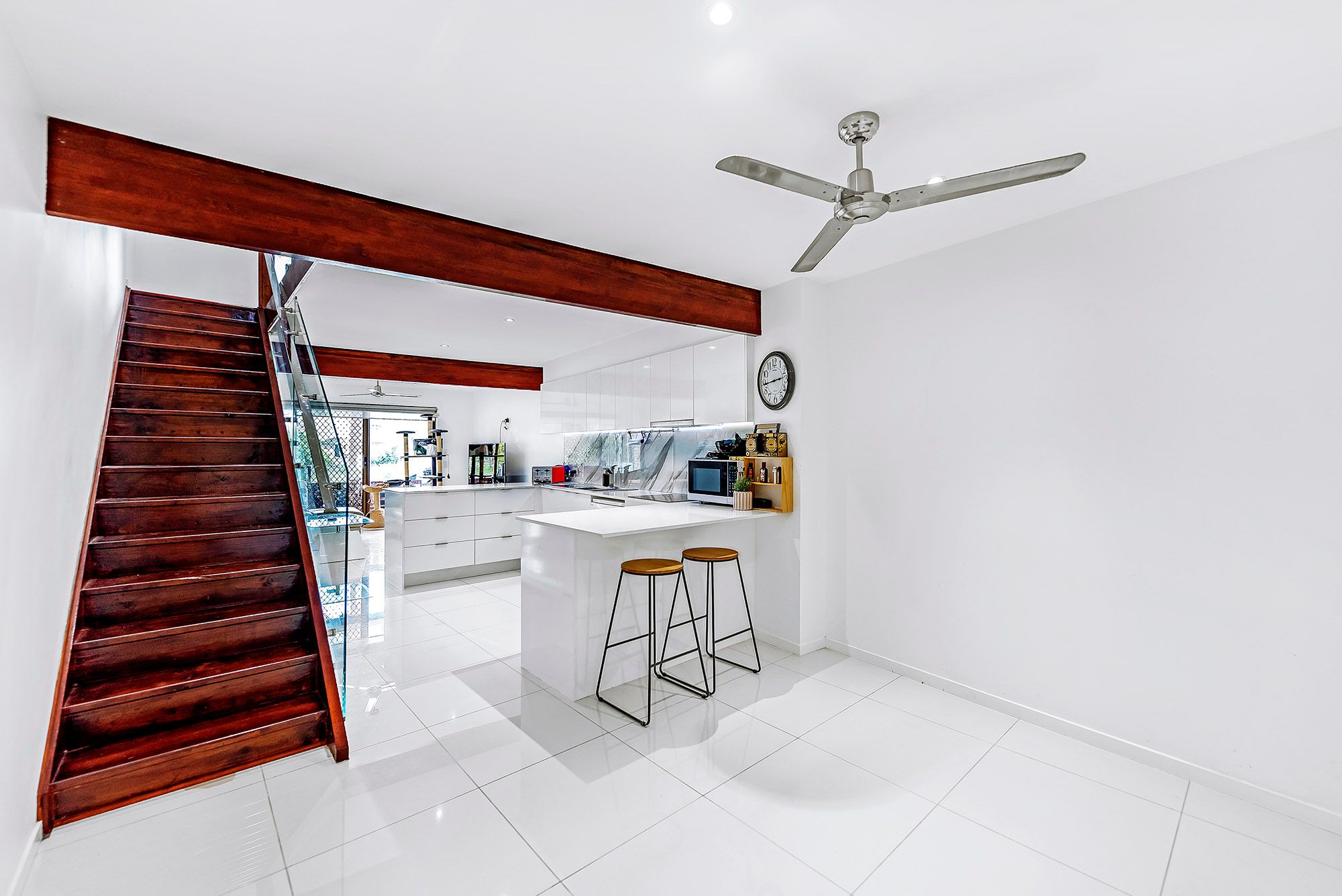 3/45 Hooker Boulevard, Broadbeach, QLD 4218