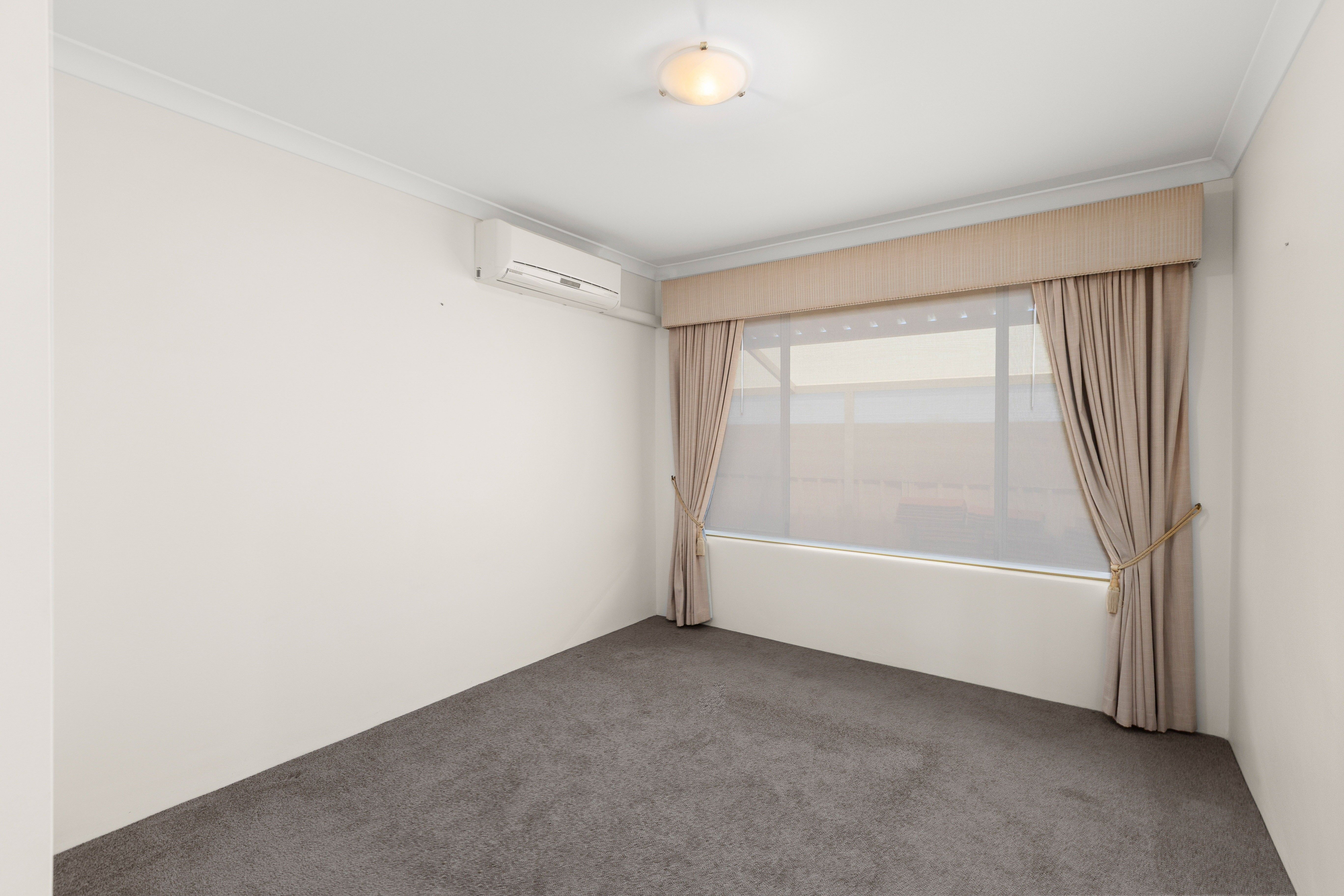 14A Stanbury Crescent — photo 13 of 27