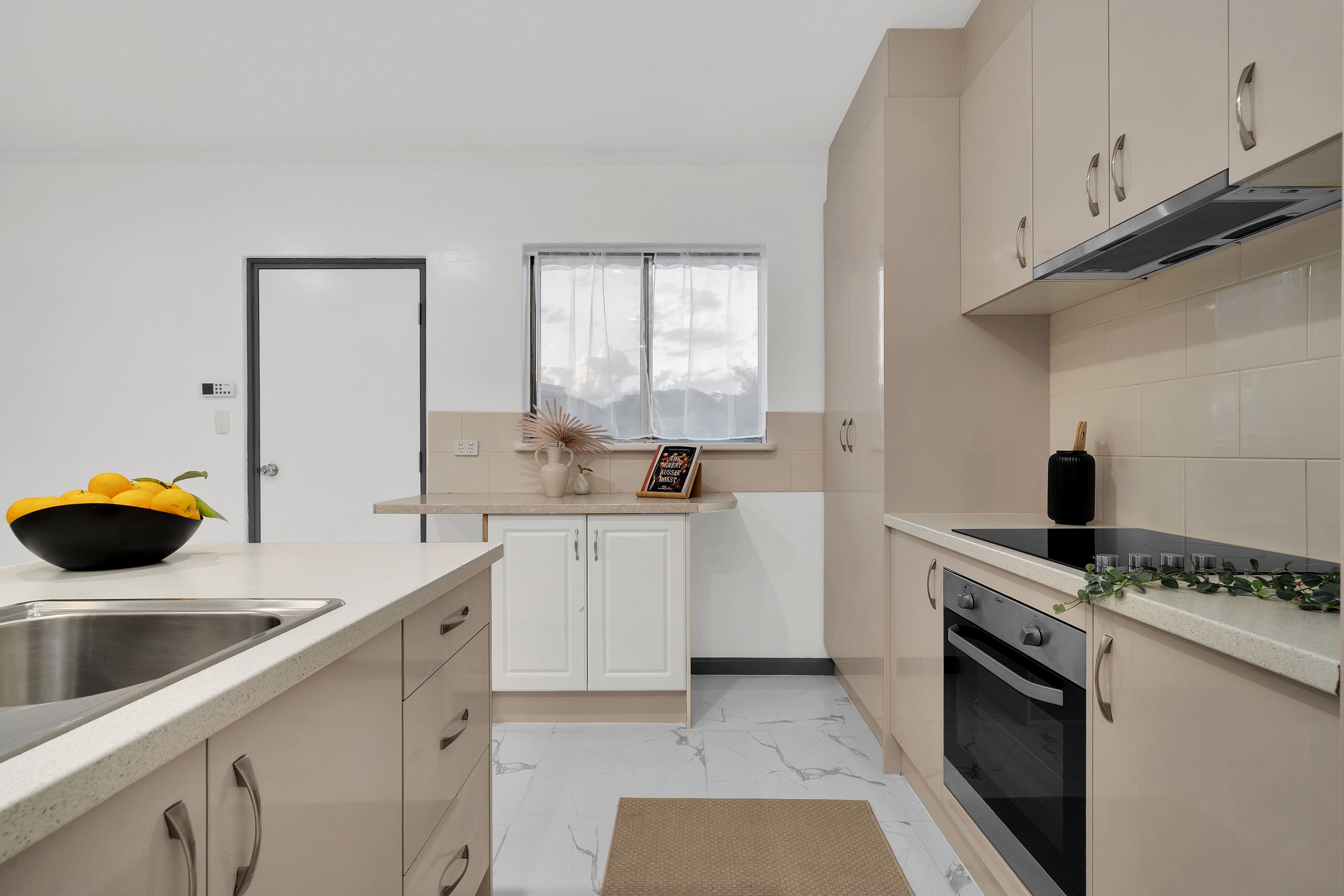 27 Aldershot Avenue — photo 9 of 17