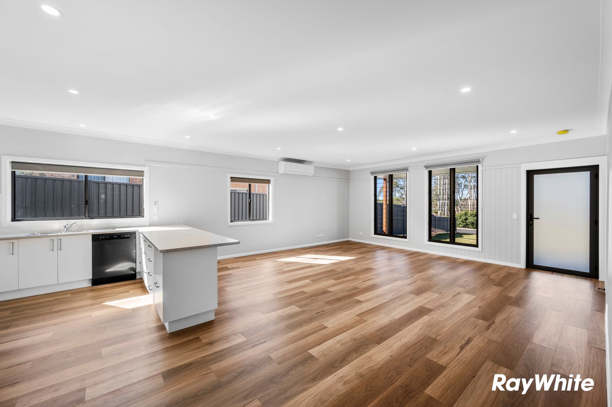 22 Anderson Street — photo 5 of 27