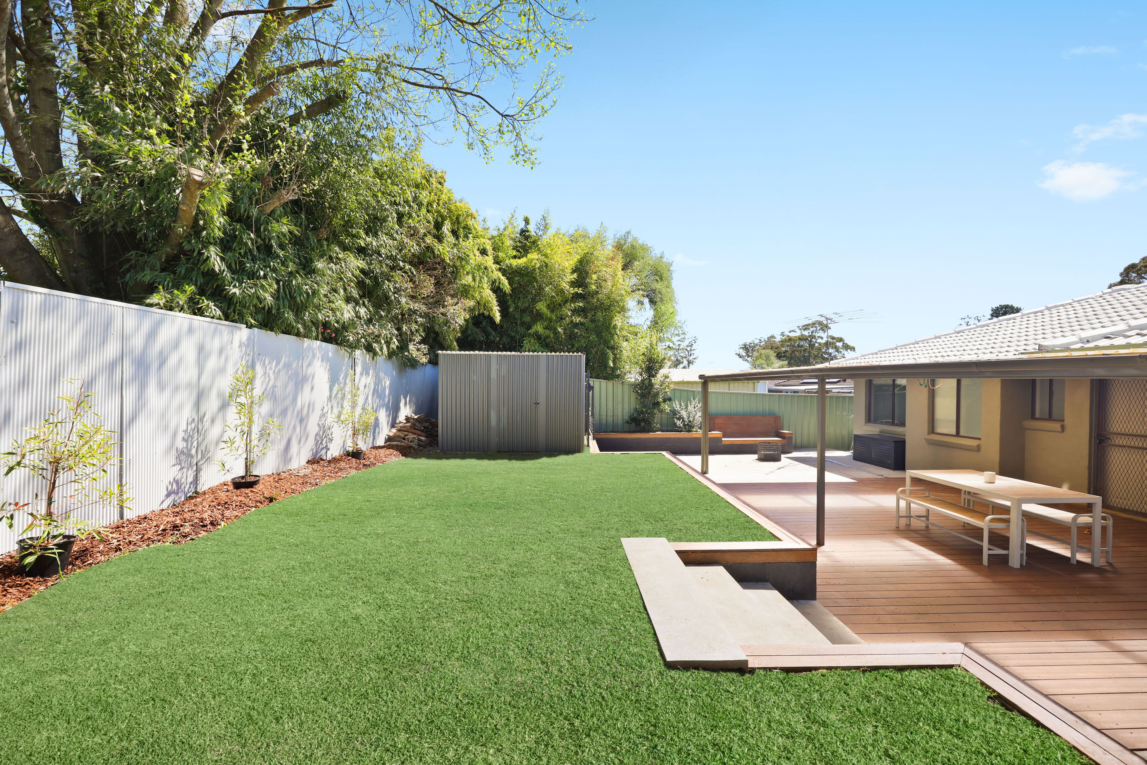 24 Banksia Street — photo 11 of 12