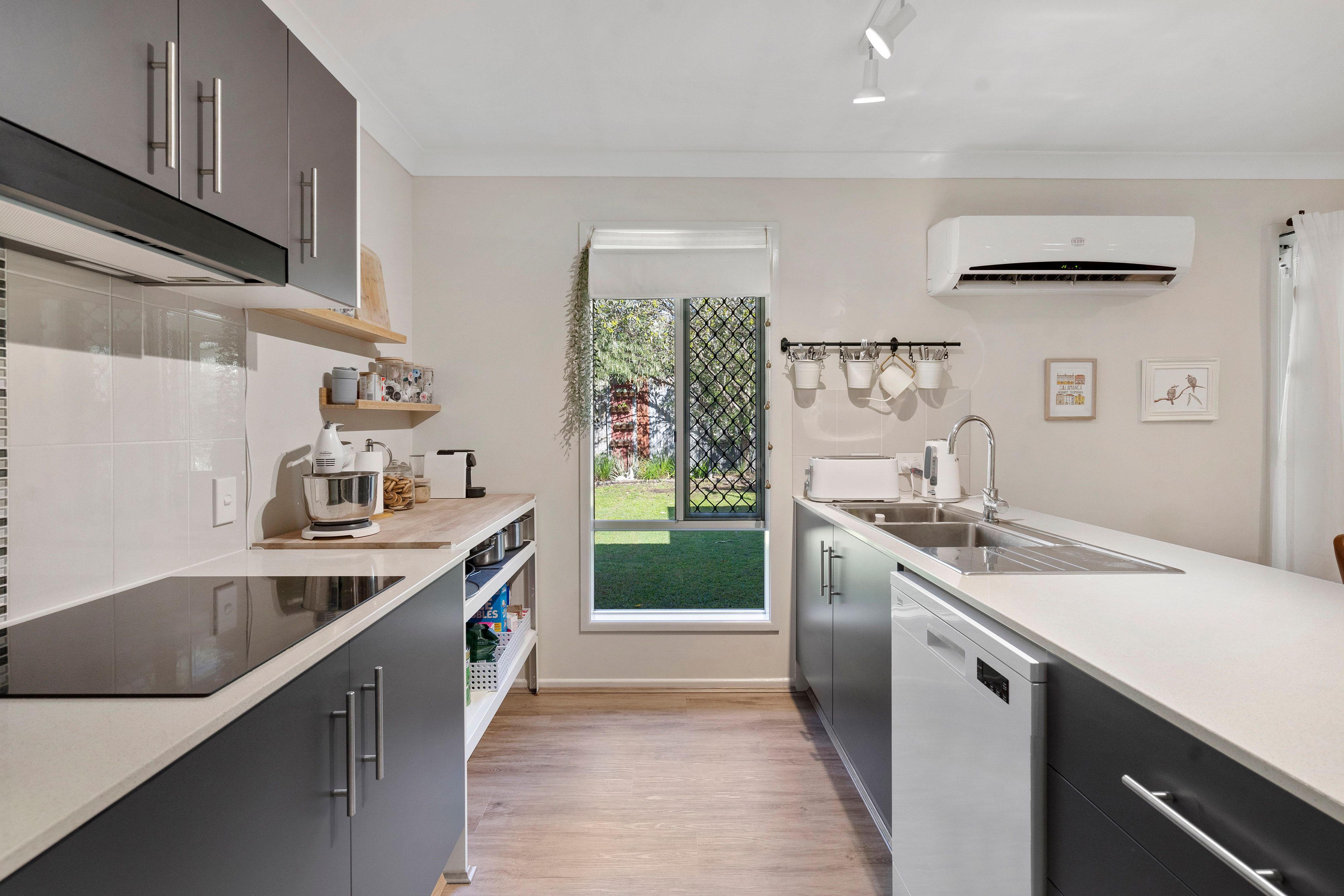 218 Eagle Street, Collingwood Park, QLD 4301