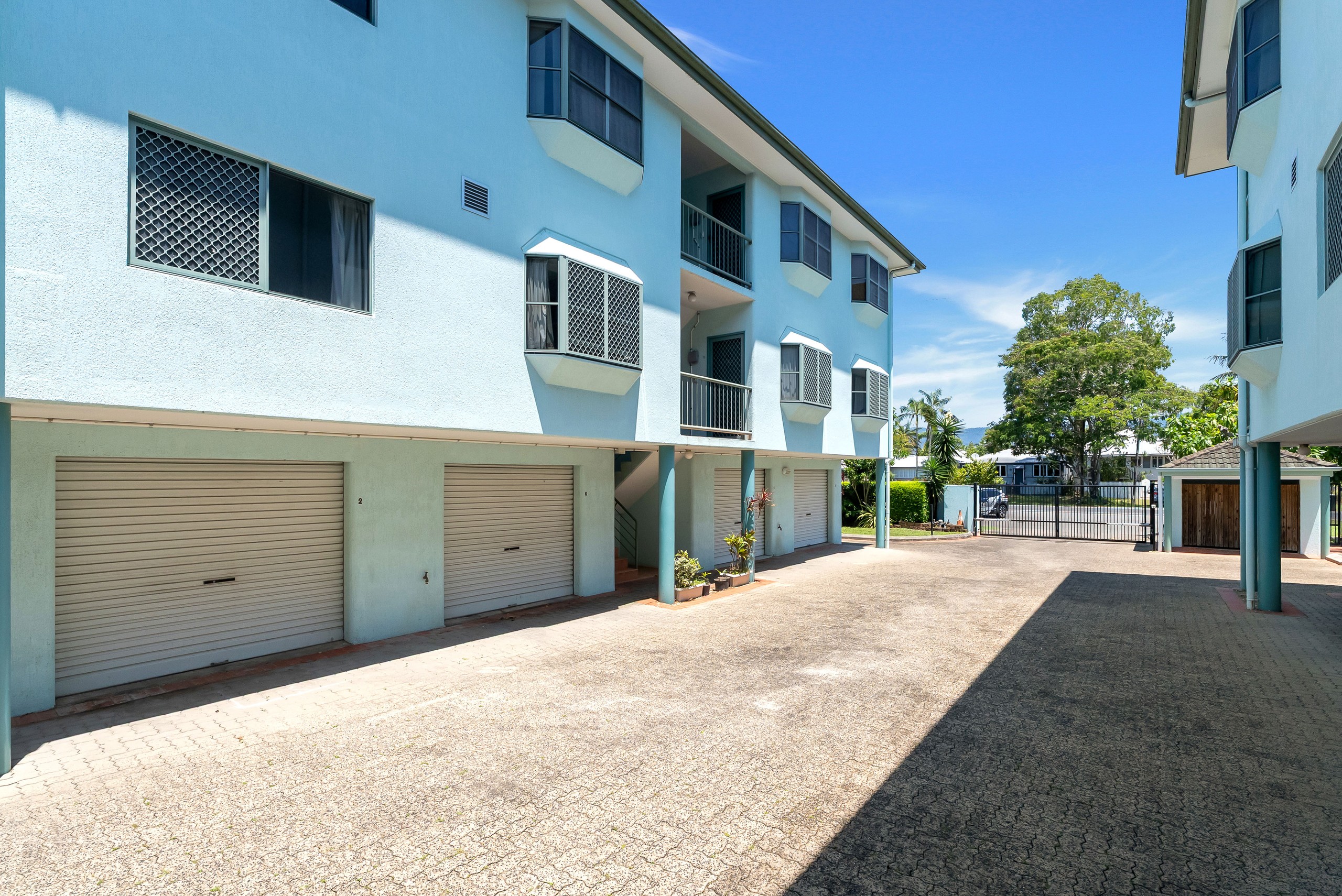 2/334-336 Draper Street, Parramatta Park, QLD 4870
