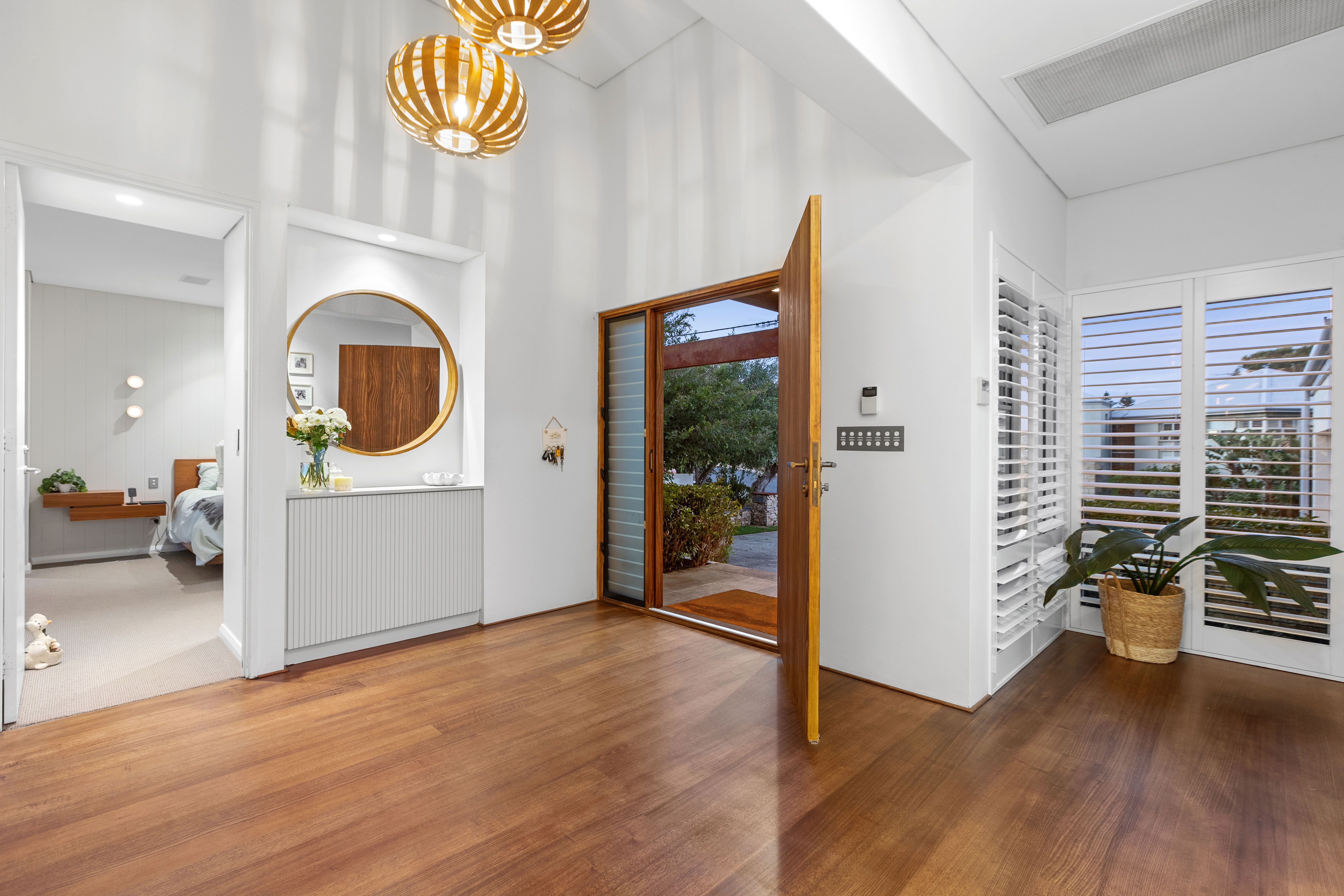 46 Robin Avenue — photo 4 of 27