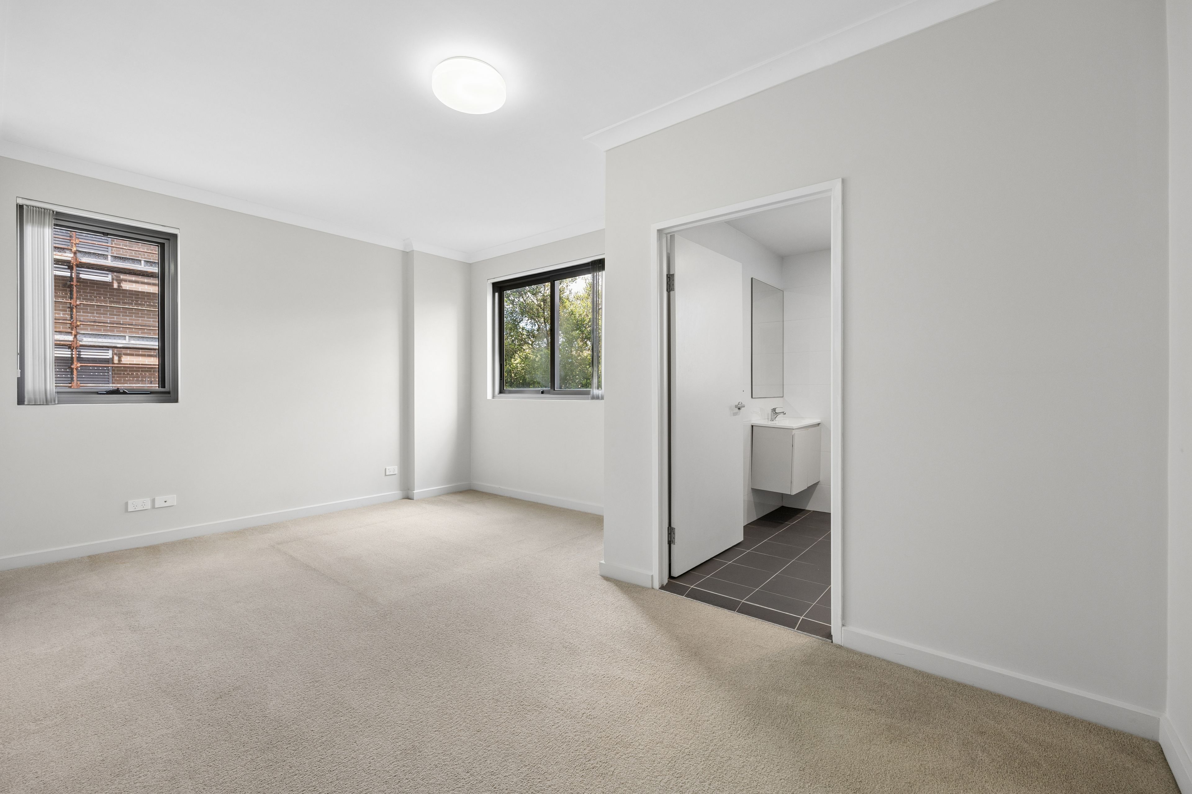 34/1 Meryll Avenue — photo 4 of 9