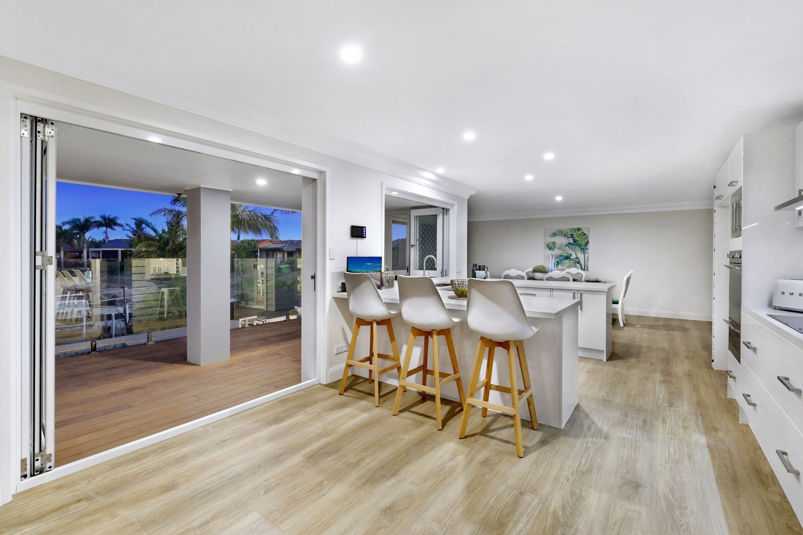 10 EDINBURGH Road, Benowa Waters, QLD 4217