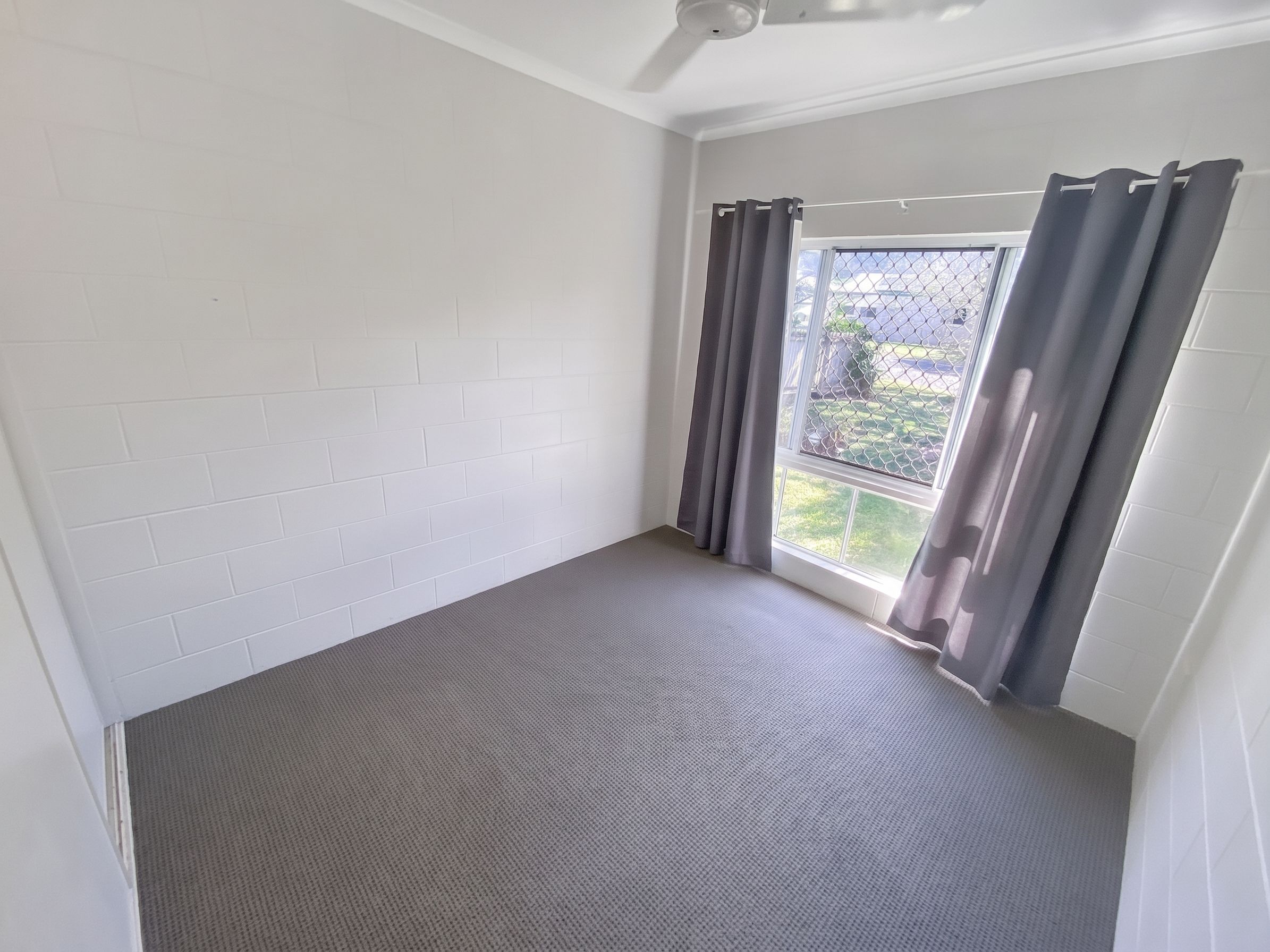 12 Bathurst Drive — photo 5 of 10
