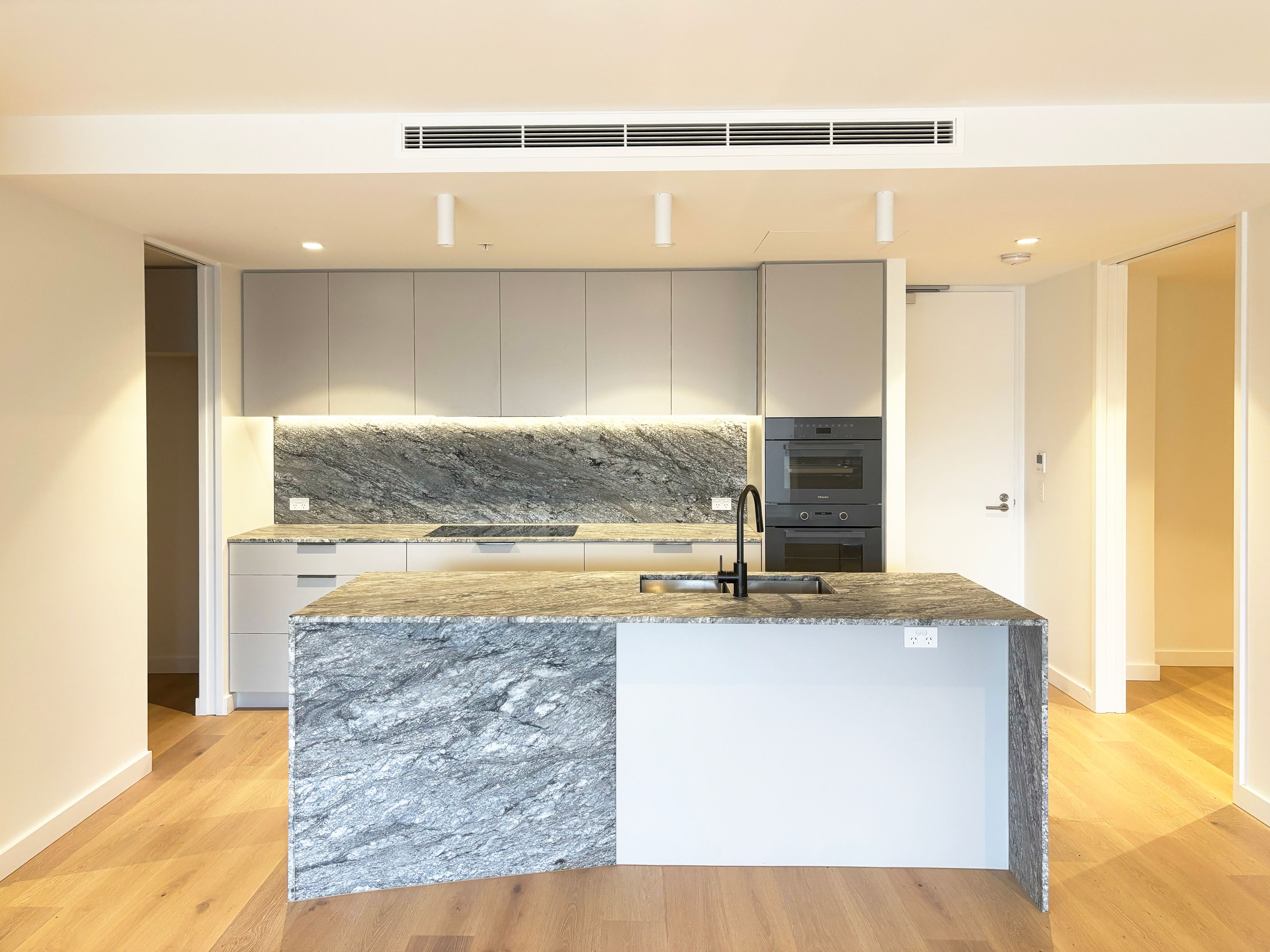 305/7 Weightman Street — photo 7 of 27