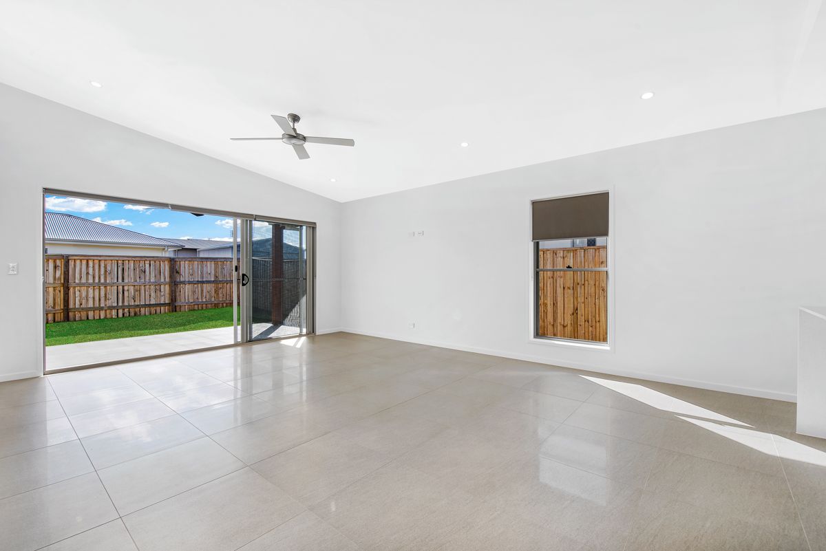 42 Forest Pines Boulevard, Forest Glen, QLD 4556