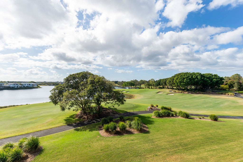8334 Magnolia Drive East, Hope Island, QLD 4212