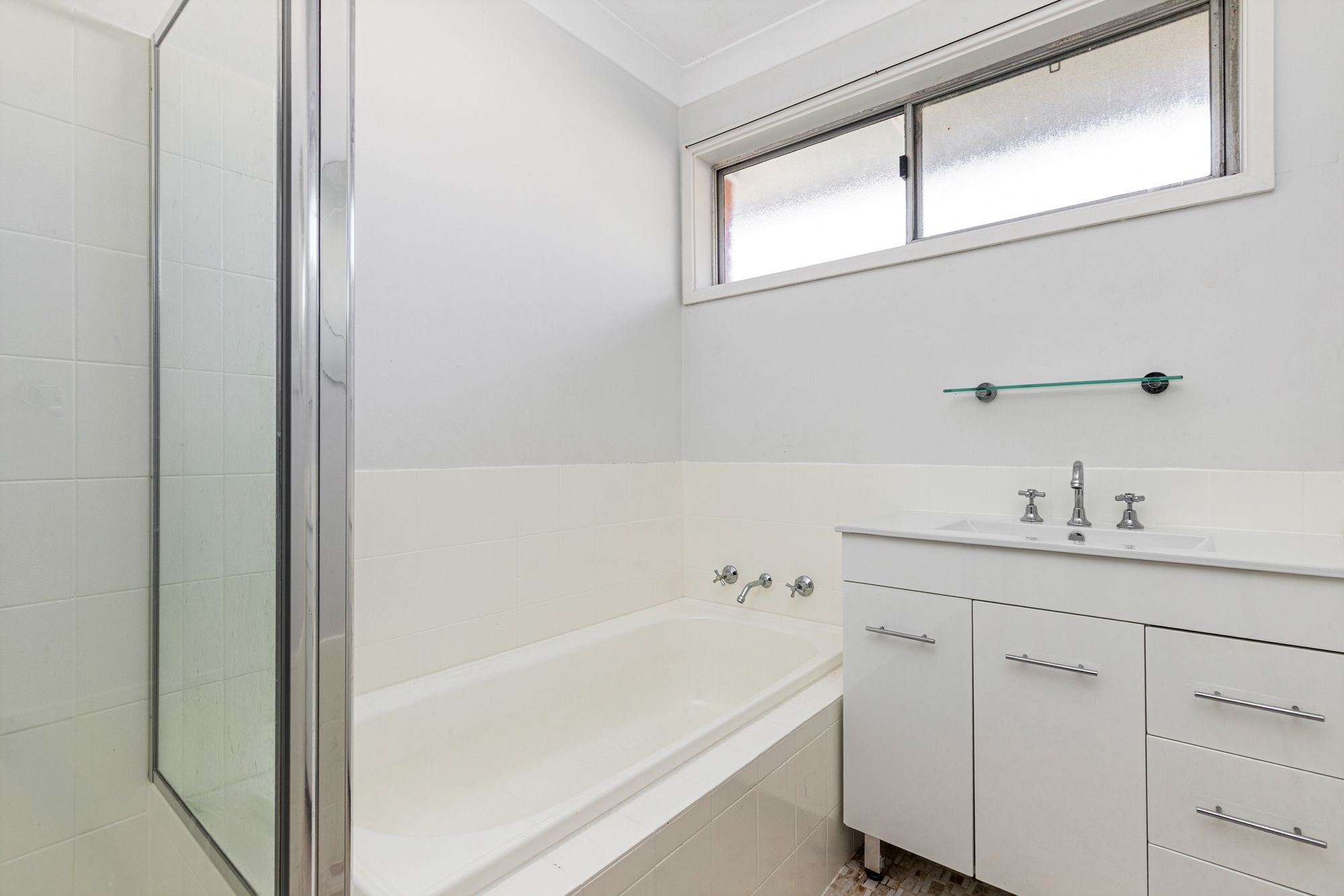 46 Elizabeth Crescent — photo 9 of 16