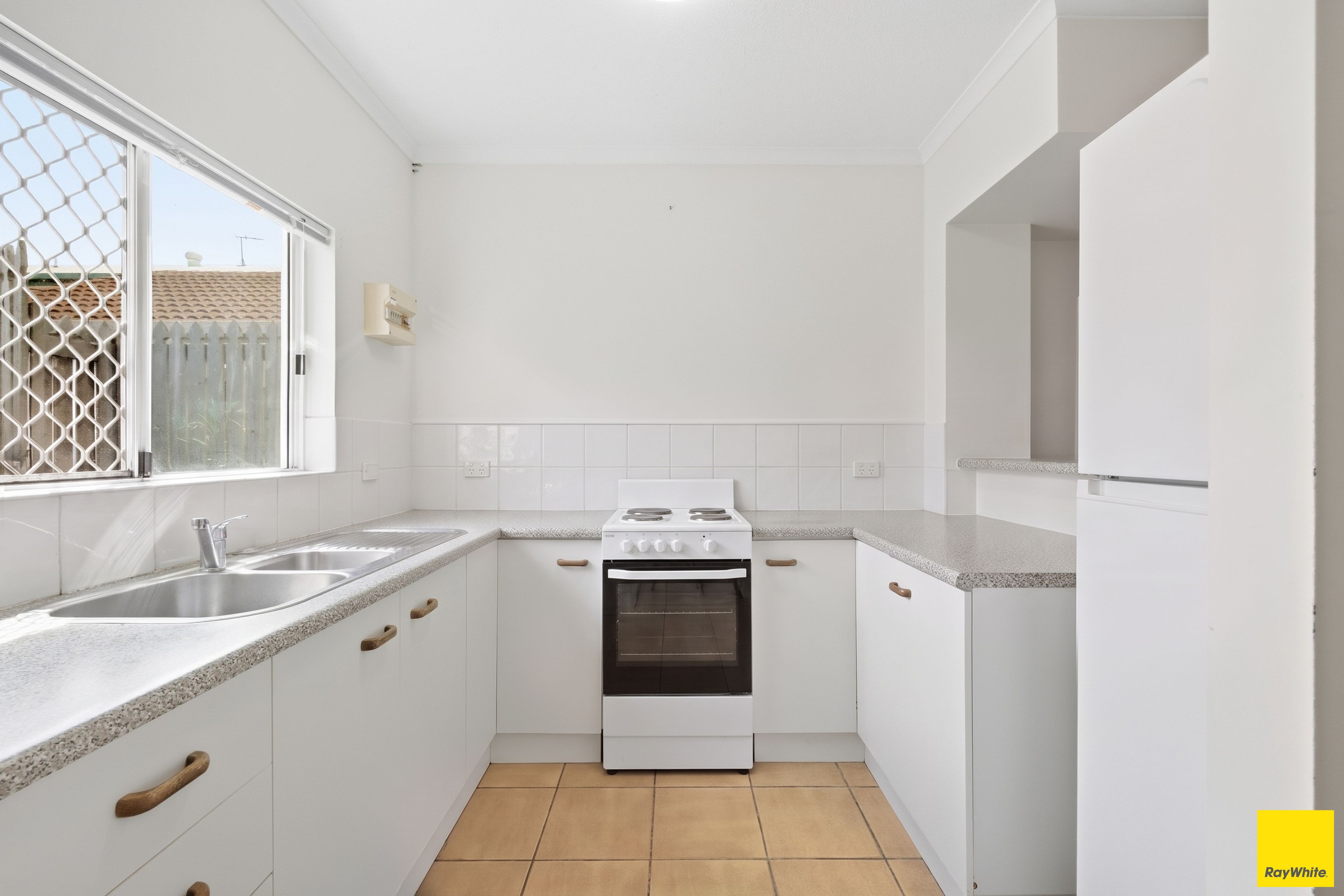 5/2 Cavanagh Street — photo 5 of 11
