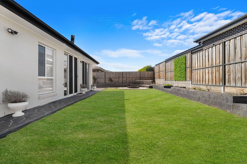 37 Ploughmans Boulevard — photo 7 of 12