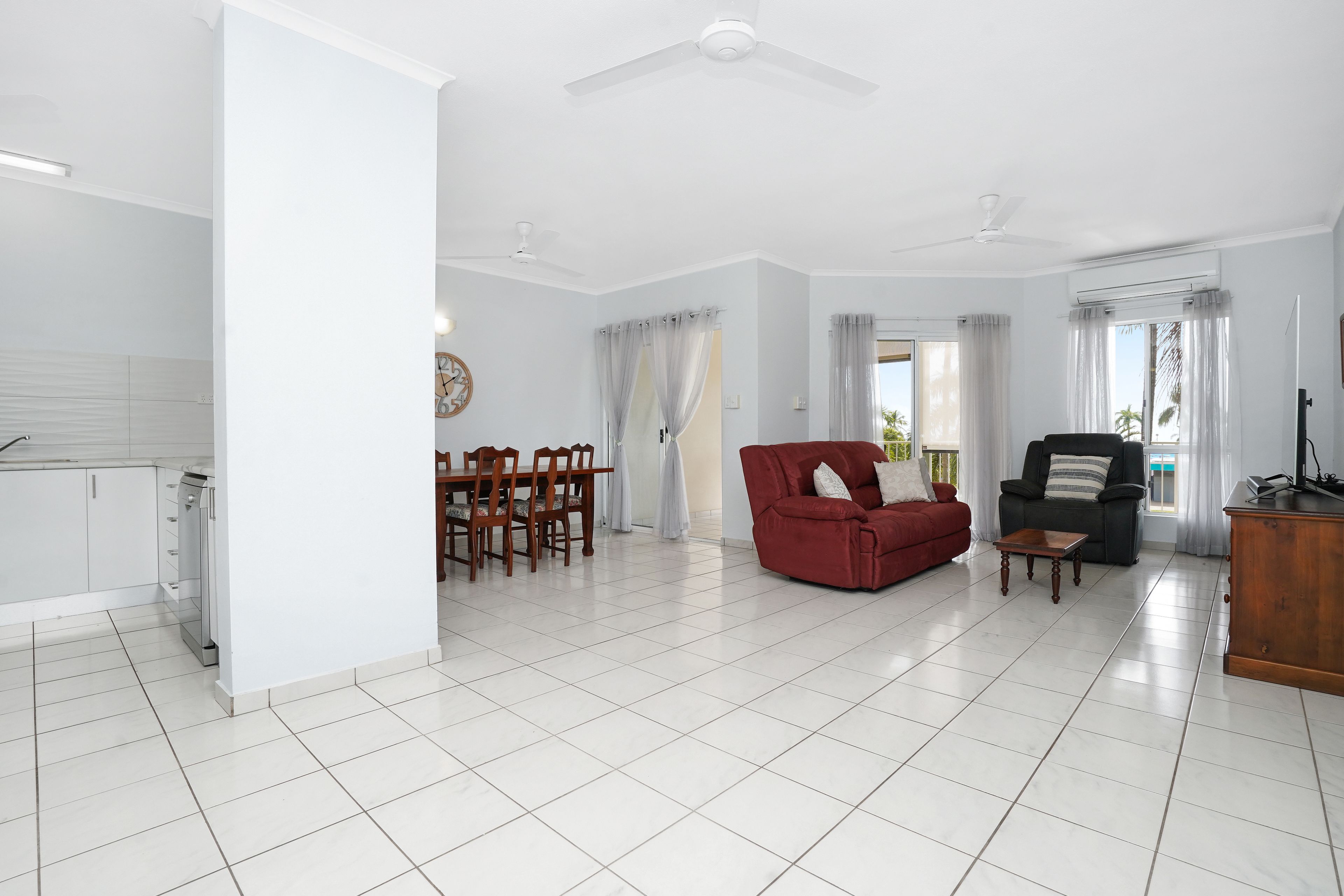 11/260 Casuarina Drive — photo 6 of 18