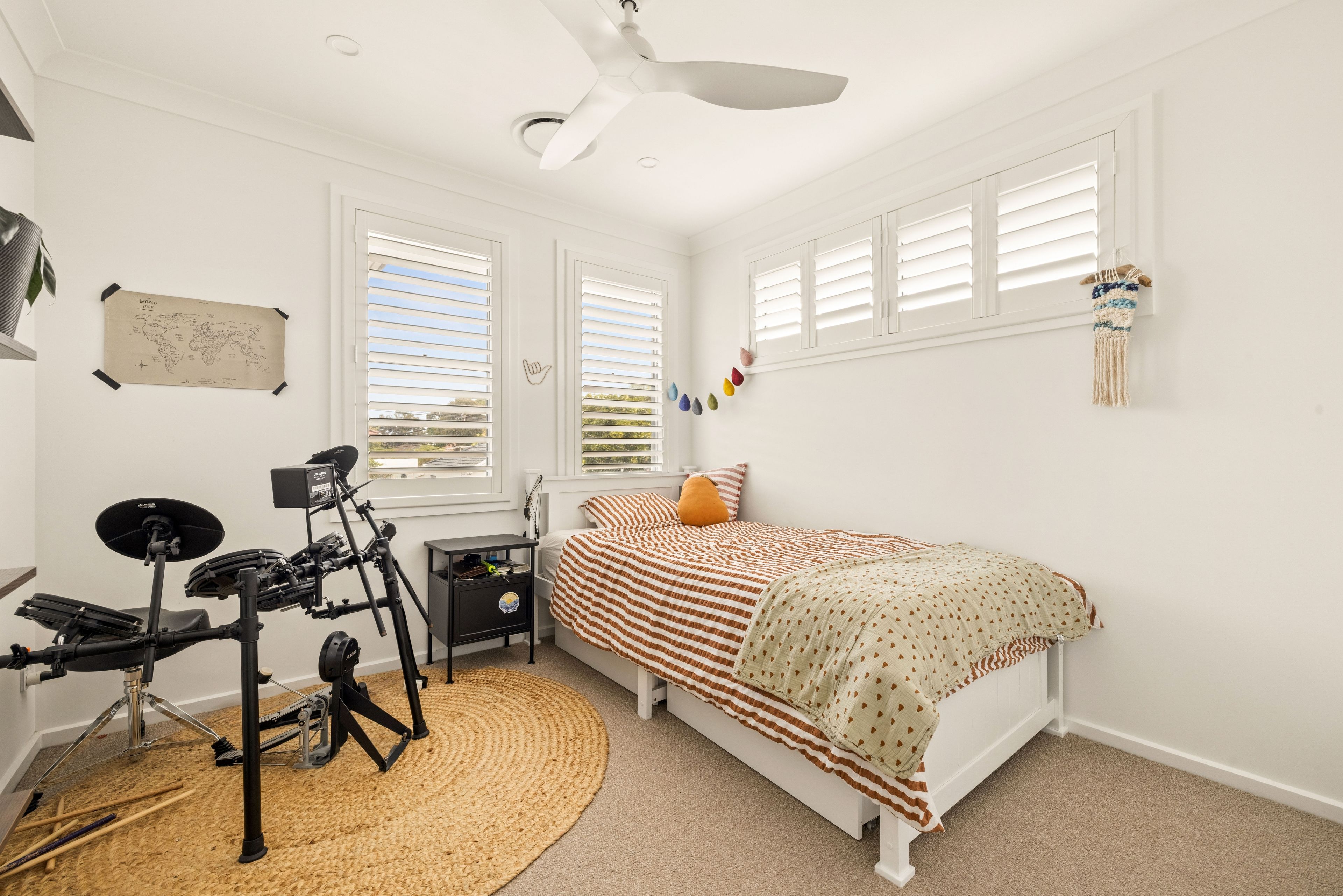 15 Rolfe Street — photo 10 of 16