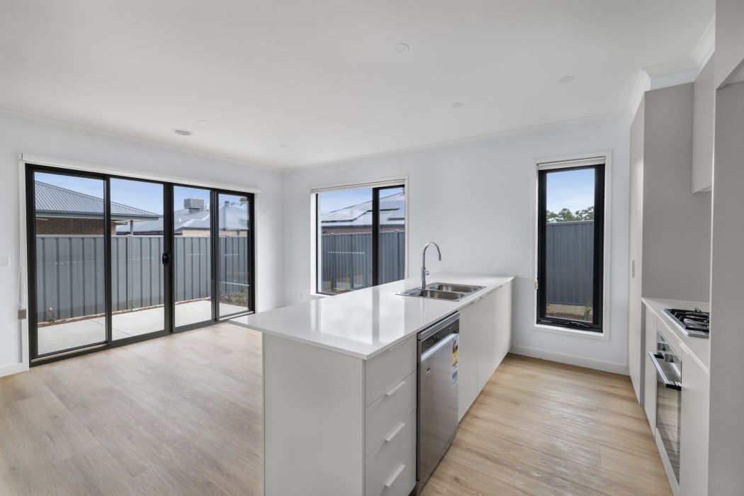 21 Holst Way, Lucas, VIC 3350