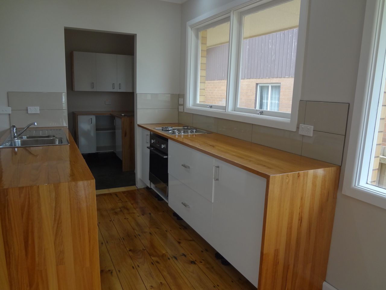 51 Hopetoun Road — photo 3 of 8
