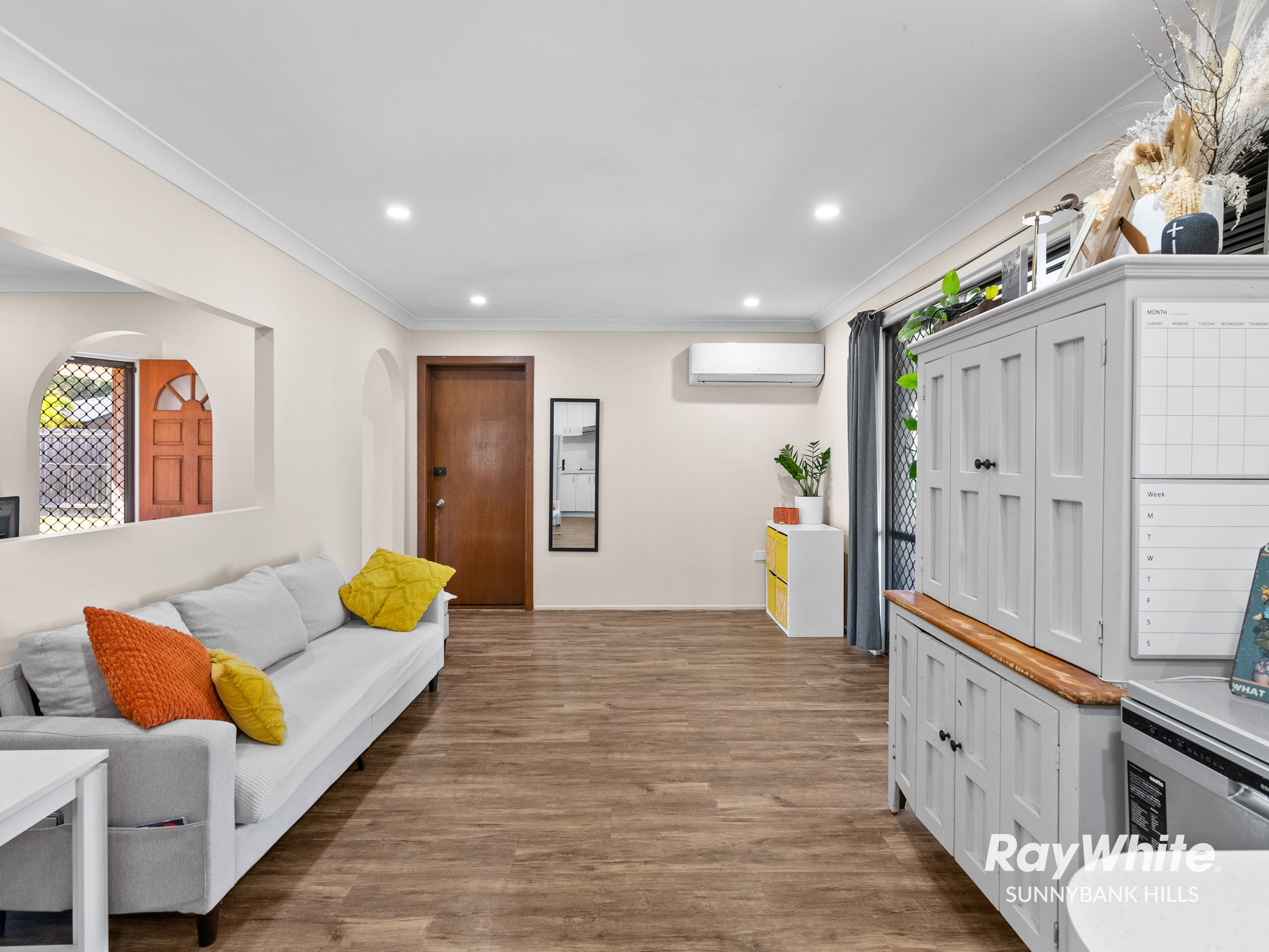 9 Pine Street, Flinders View, QLD 4305