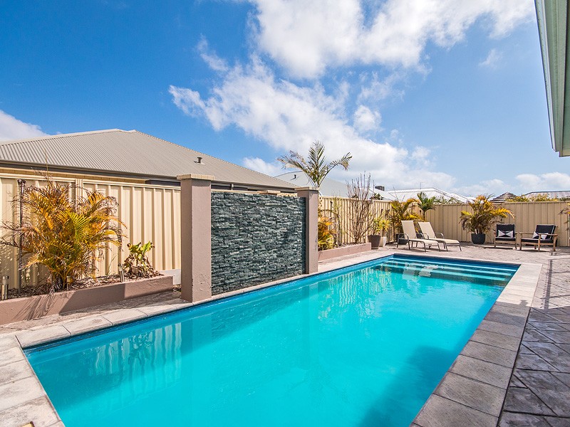 33 Frenchmans Crescent, Secret Harbour, WA 6173