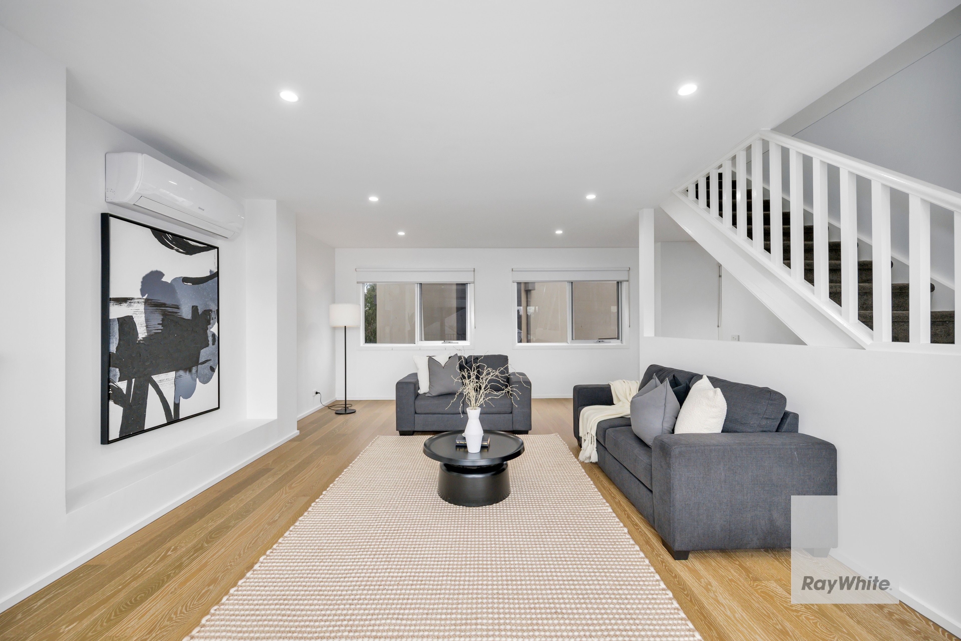 2/5 Strathvea Lane, Caroline Springs, VIC 3023