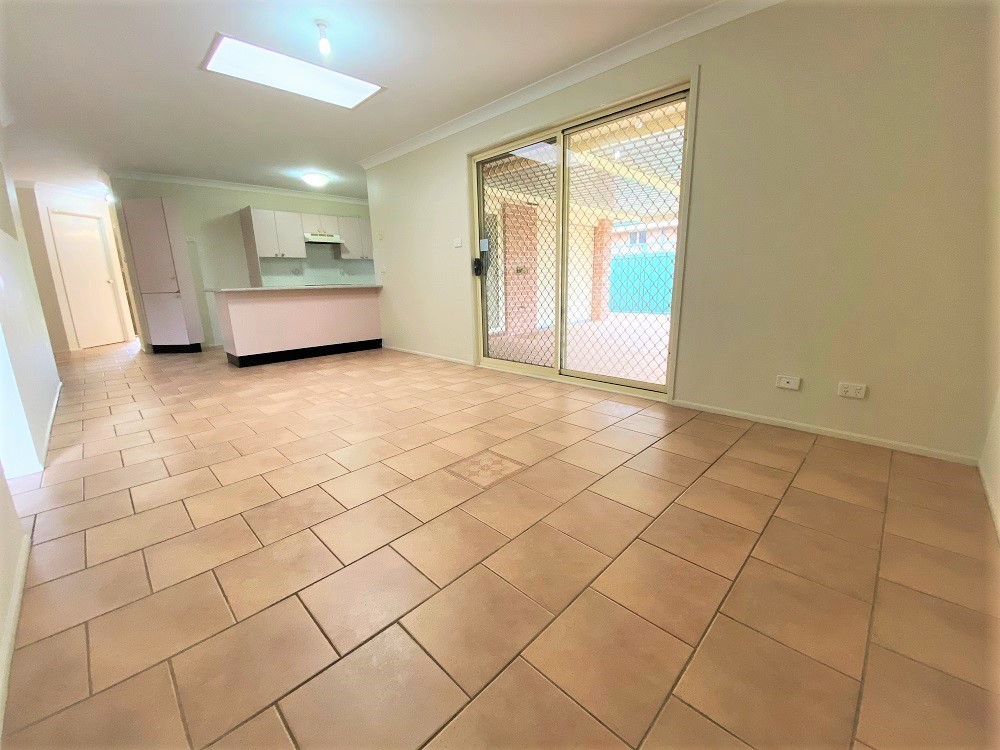 14 Spence Place, St Helens Park, NSW 2560