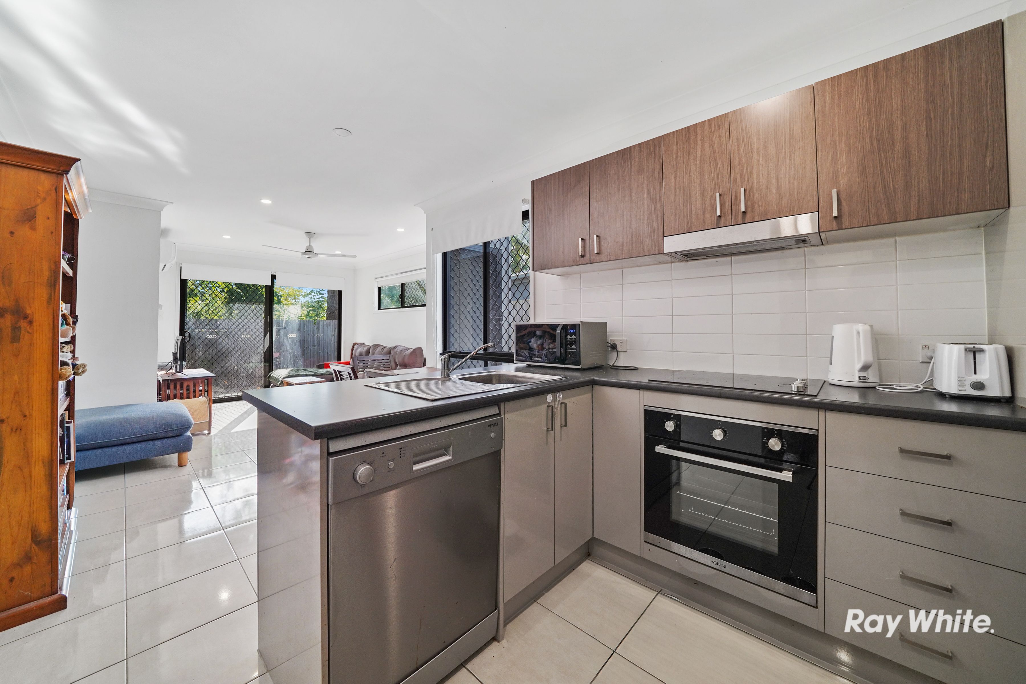 10a&b/5 Richards Street — photo 9 of 20