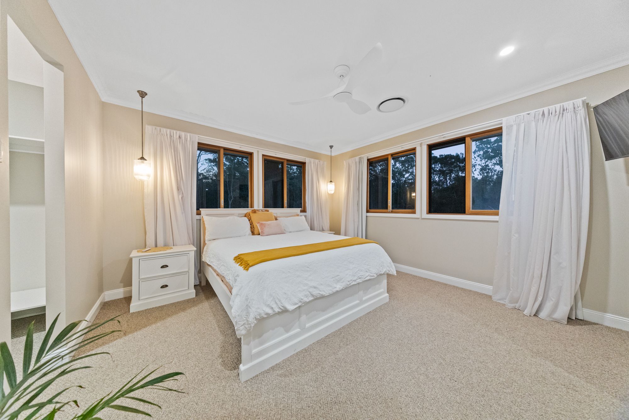 298 Coonowrin Road — photo 16 of 30