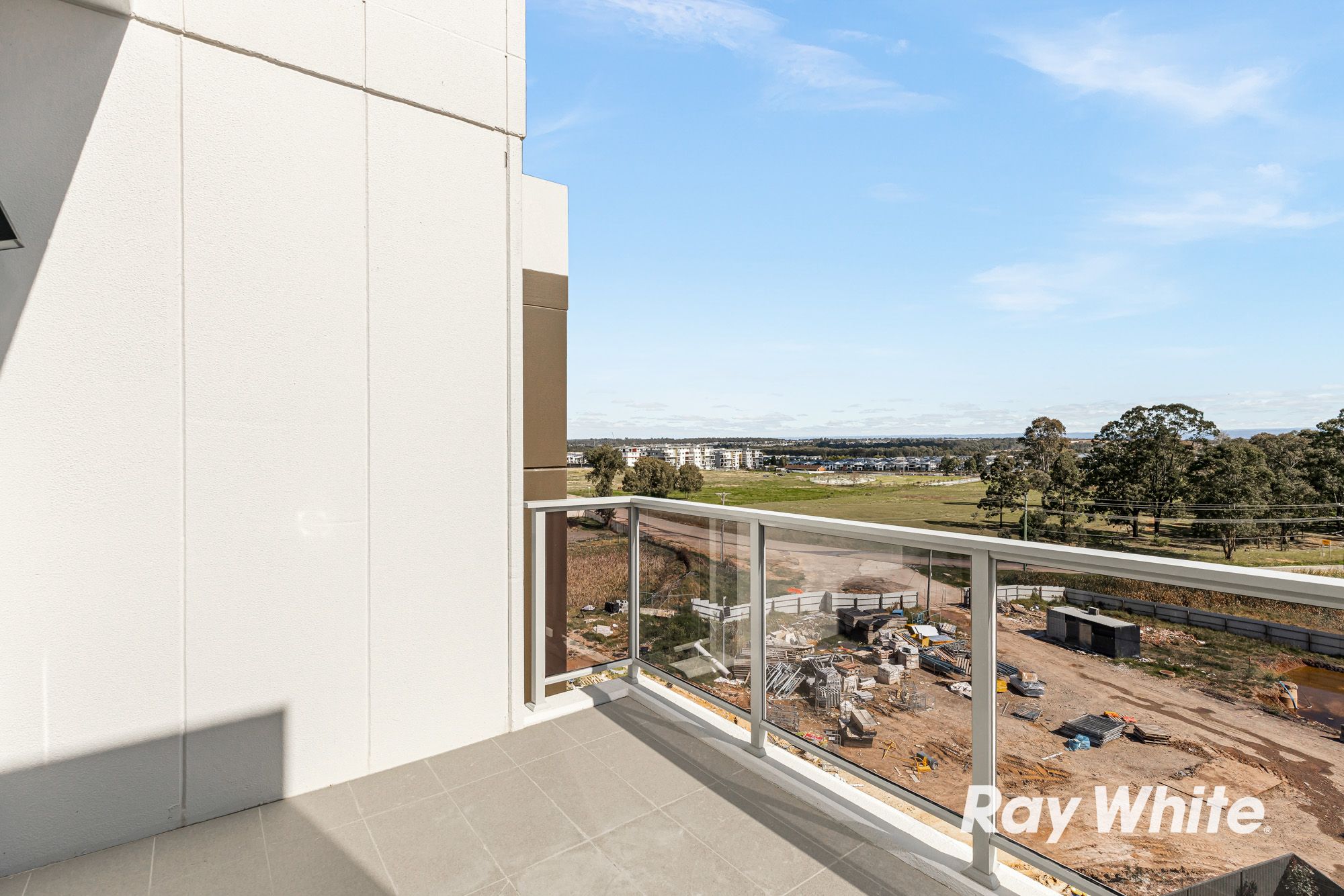 424/5A Taupe Glade — photo 7 of 11