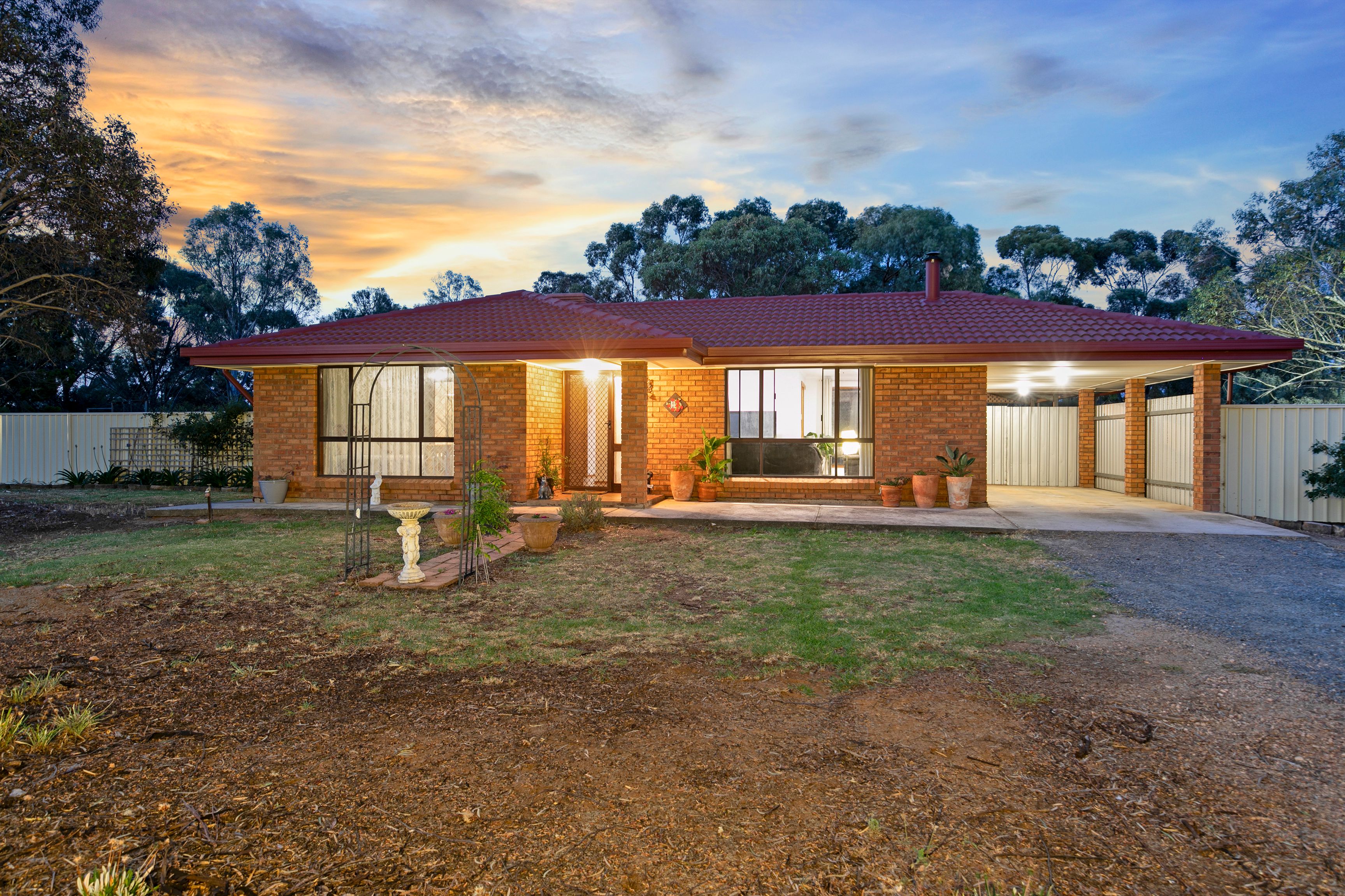 11 Connell Vale Road, Lewiston, SA 5501