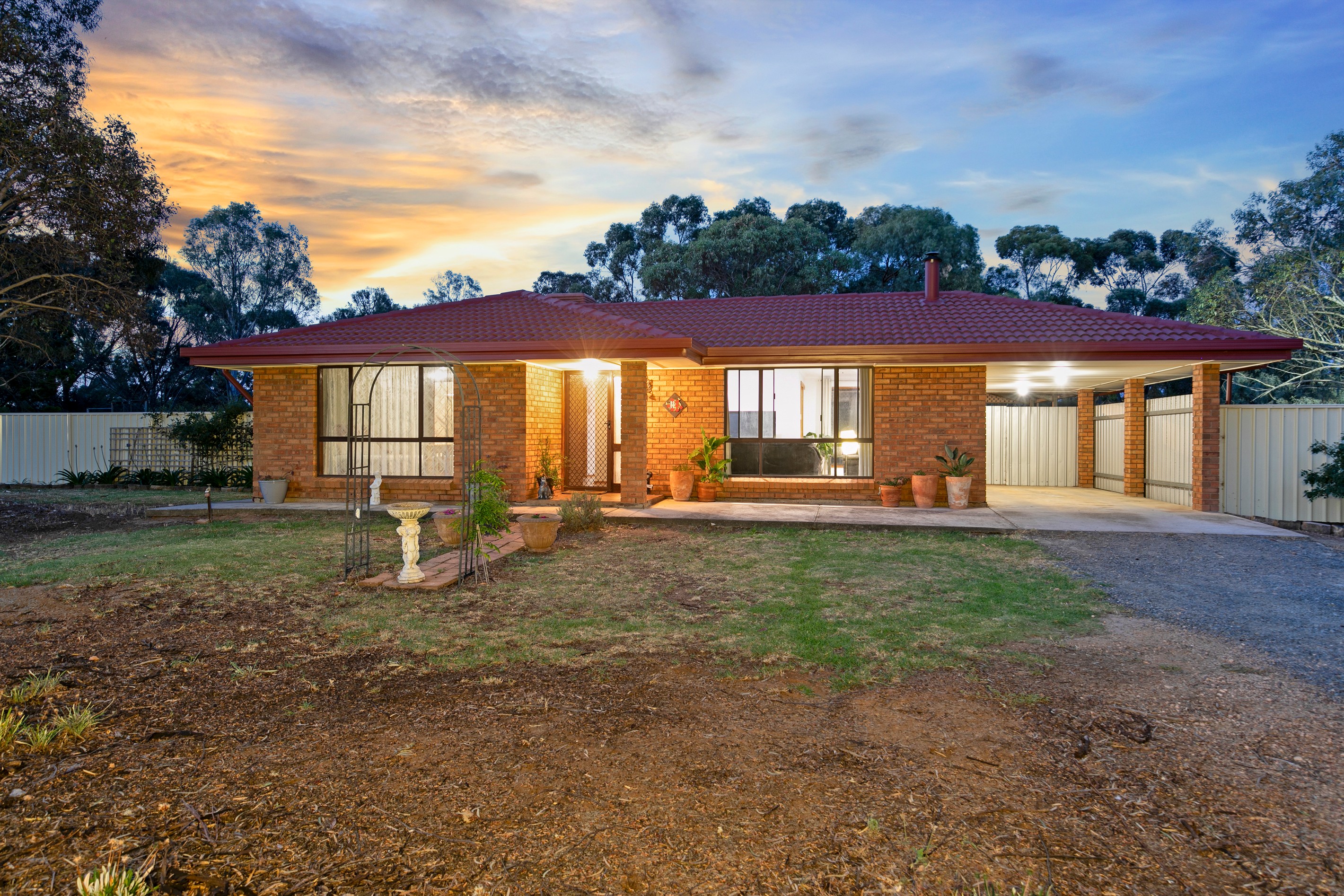11 Connell Vale Road, Lewiston, SA 5501