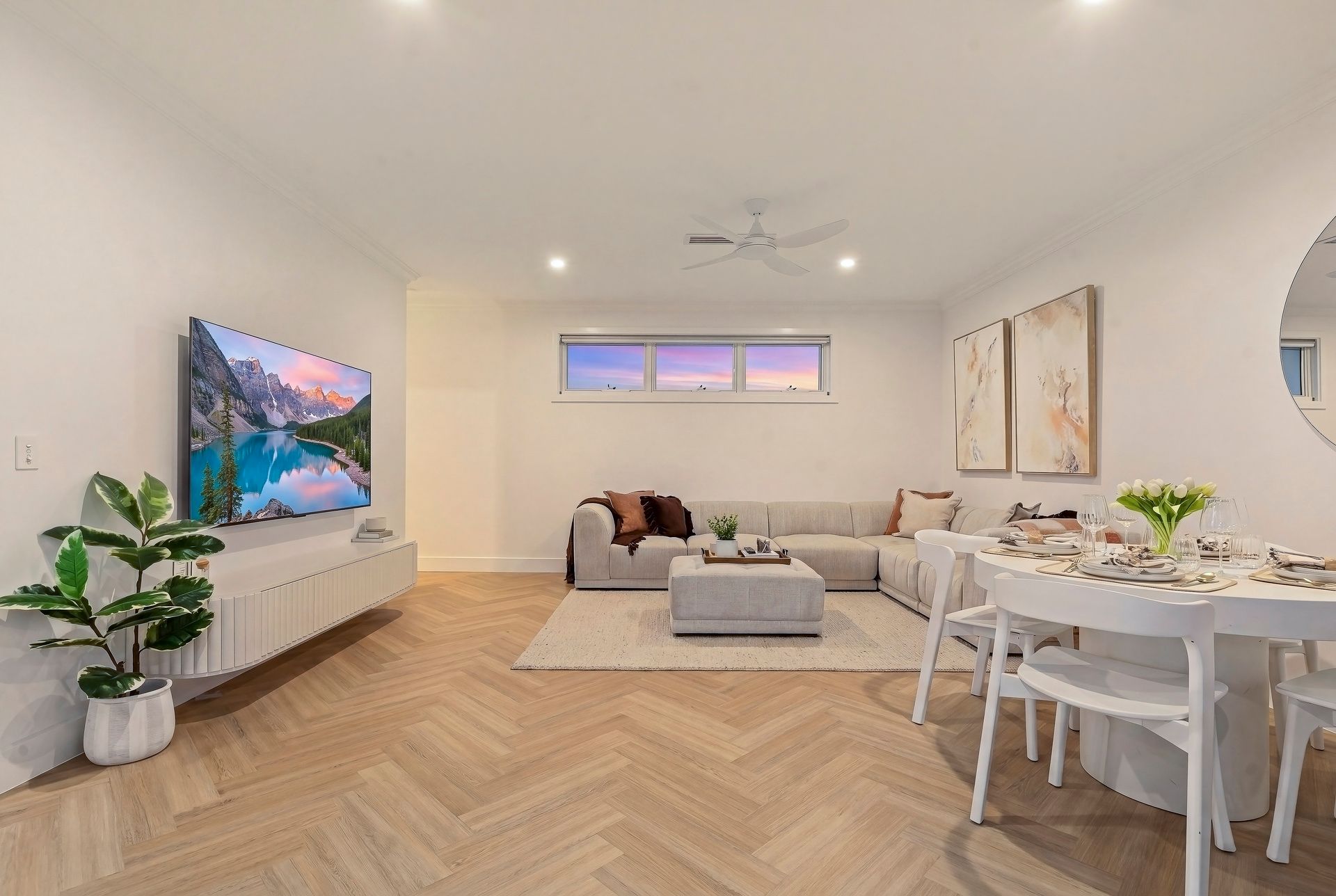 Townhouse for Sale - 1/84 The Esplanade, Paradise Point, QLD 4216 image 3