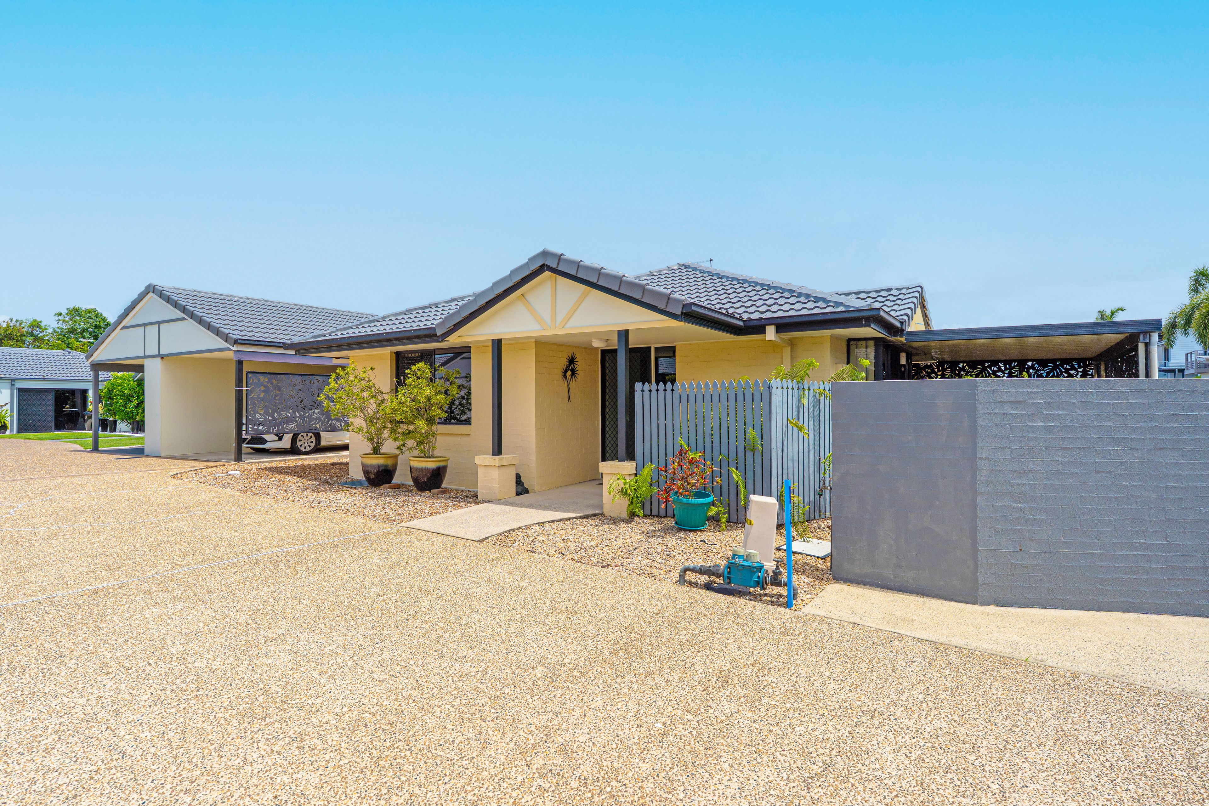1 Seafarer Court, Sandstone Point, QLD 4511
