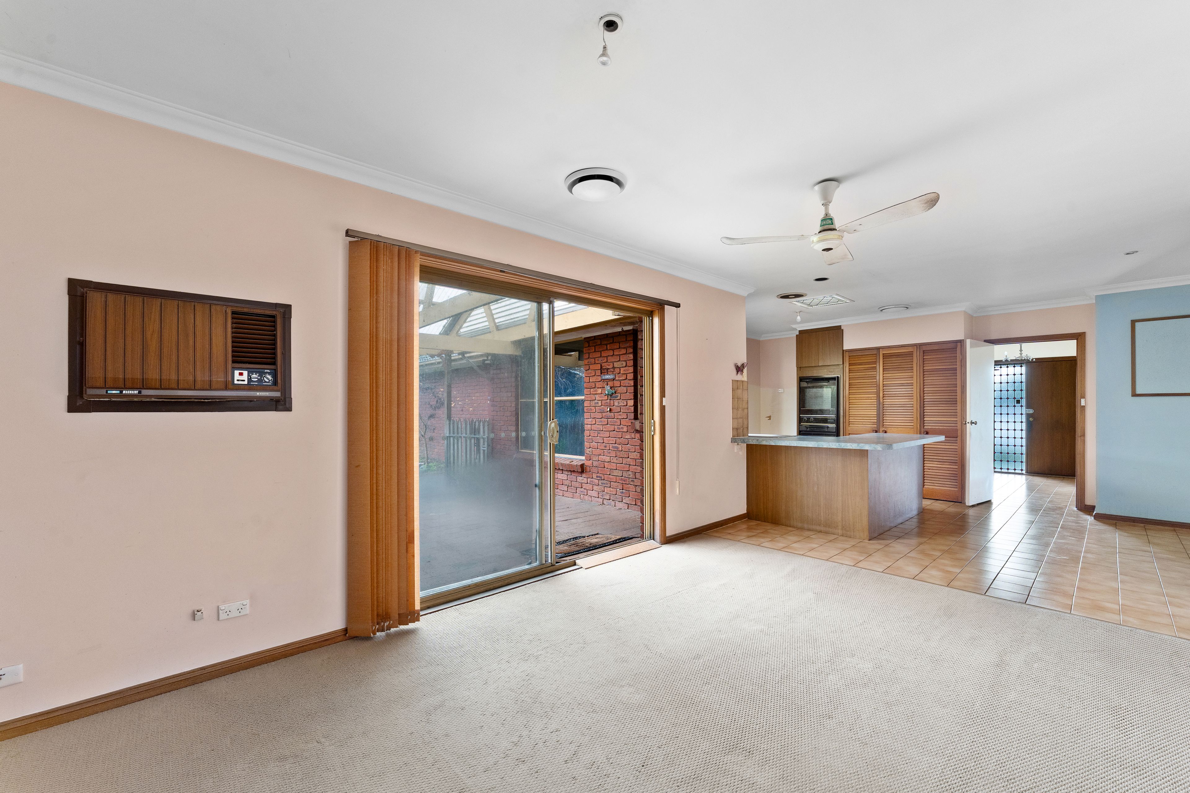 3 Rebecca Close — photo 5 of 16