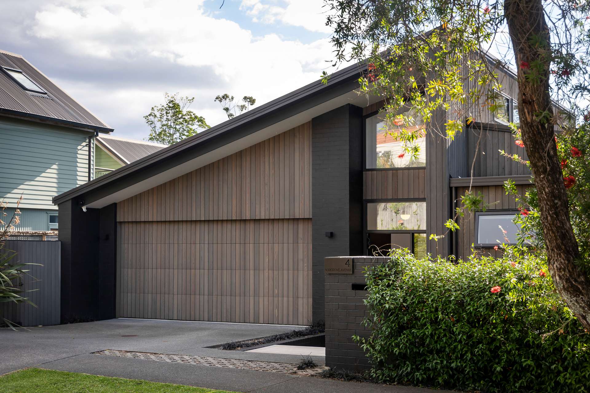 4 Norgrove Avenue photo 2