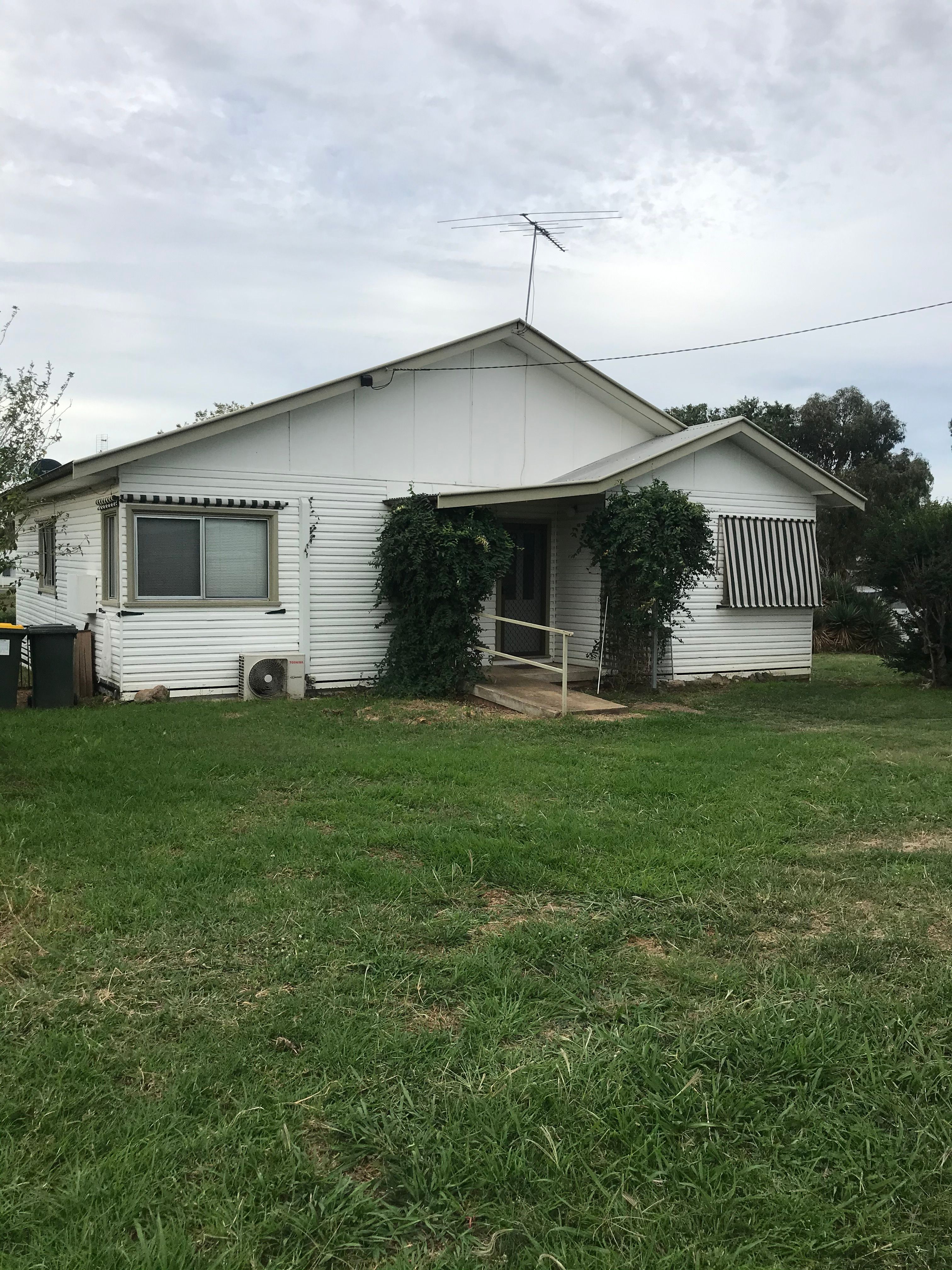 9 McIlveen Street, Inverell, NSW 2360