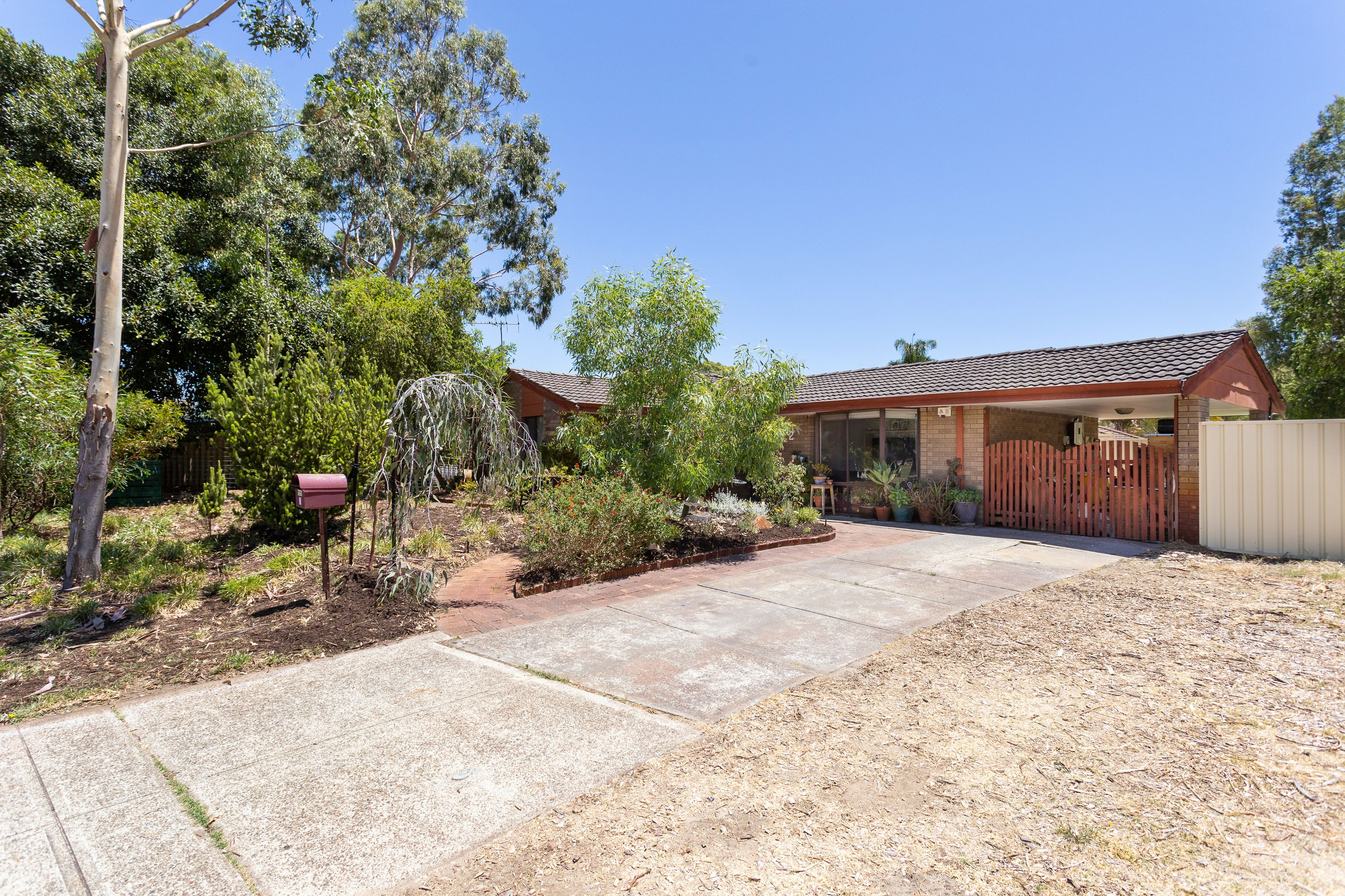 2 Hurrey Place, Beechboro, WA 6063