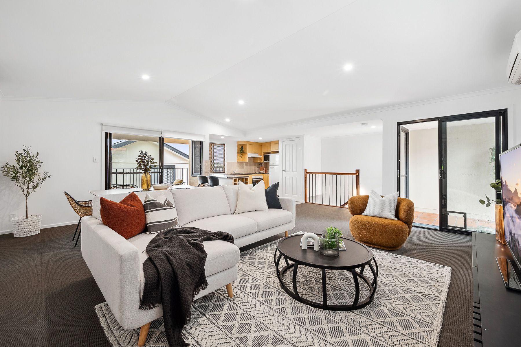 2/18-22 Waratah Avenue, Carina, QLD 4152