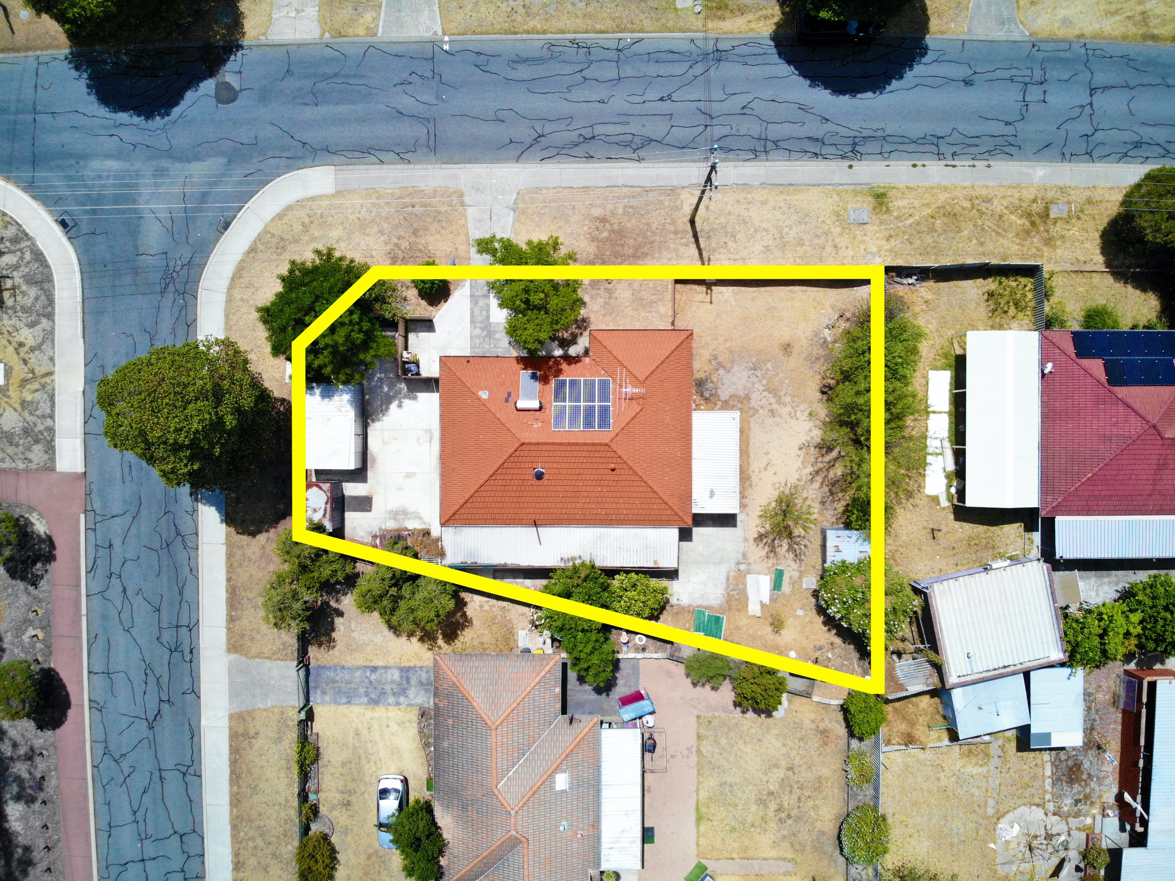 9 Carabeen Road, Maddington WA 6109