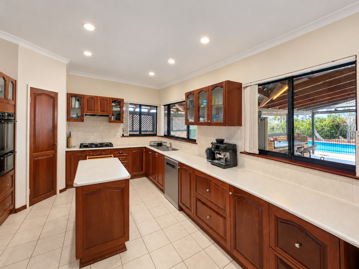 37 Shallcross Street — photo 4 of 30