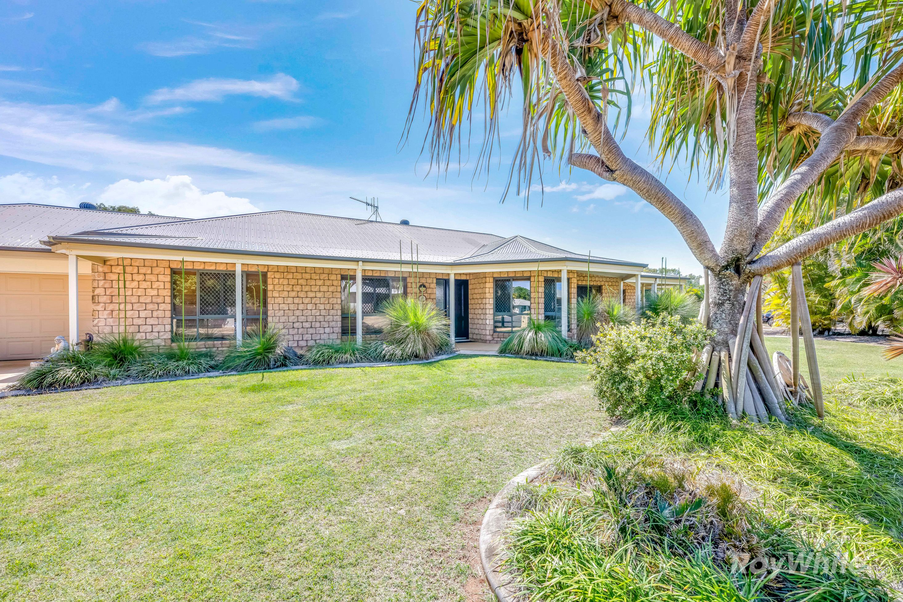 13 Raewood Close, Coral Cove, QLD 4670