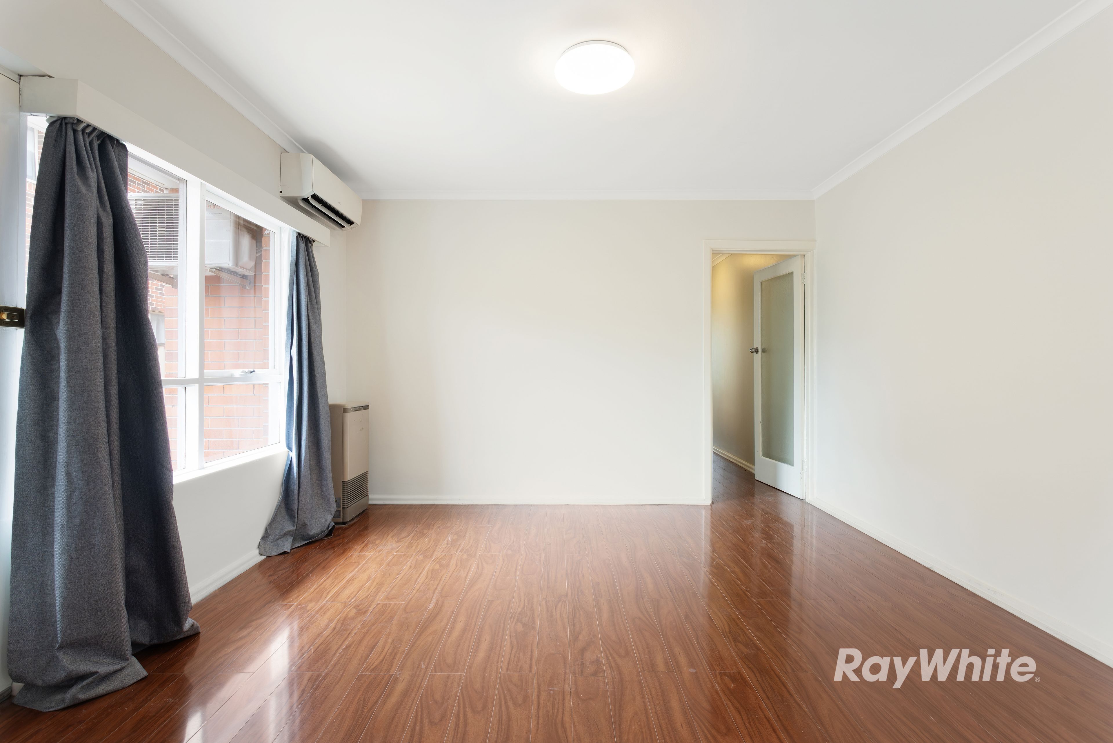 1/16 Truganini Road — photo 3 of 6