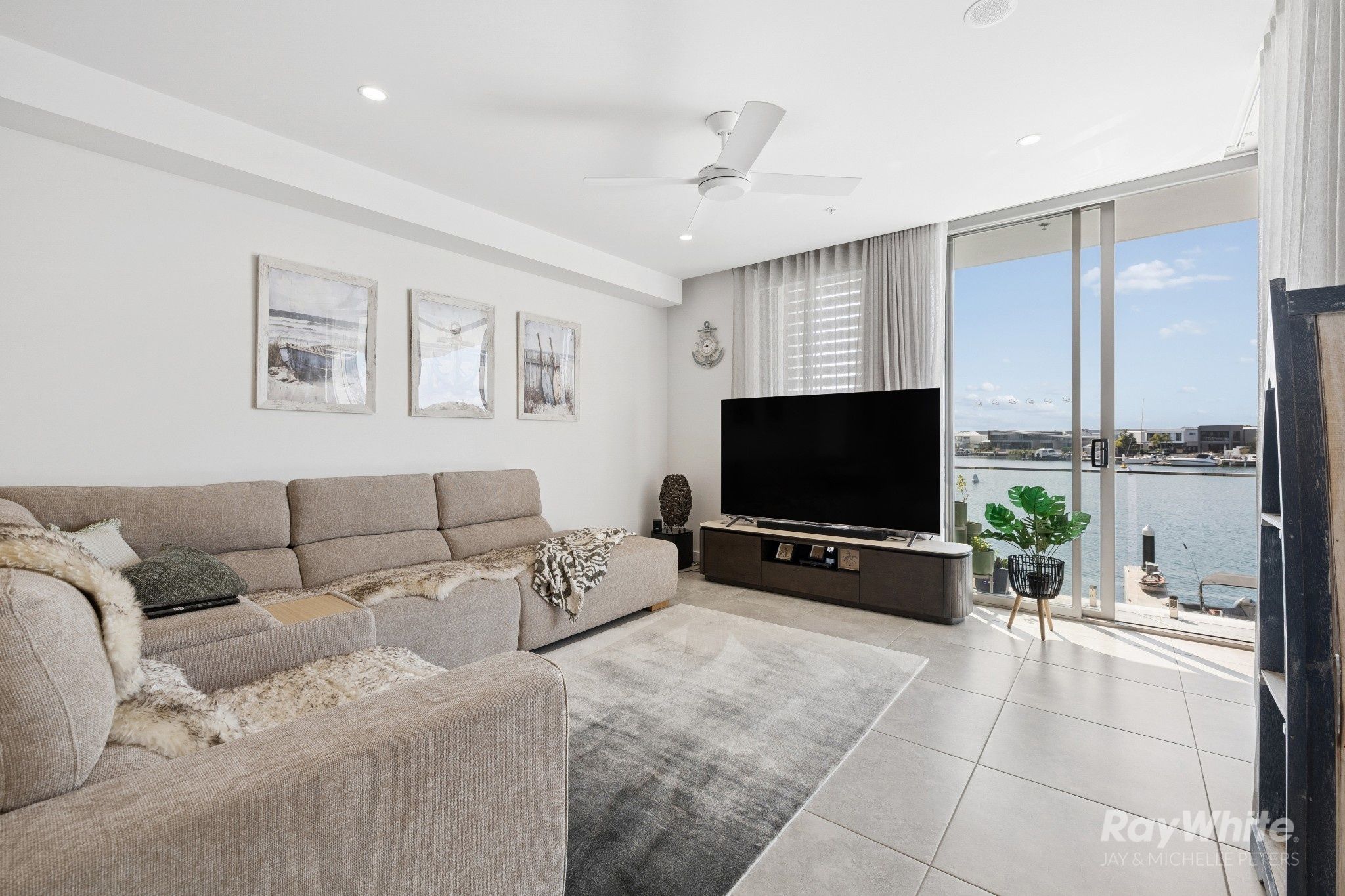 203/15 Aqua Street — photo 7 of 24