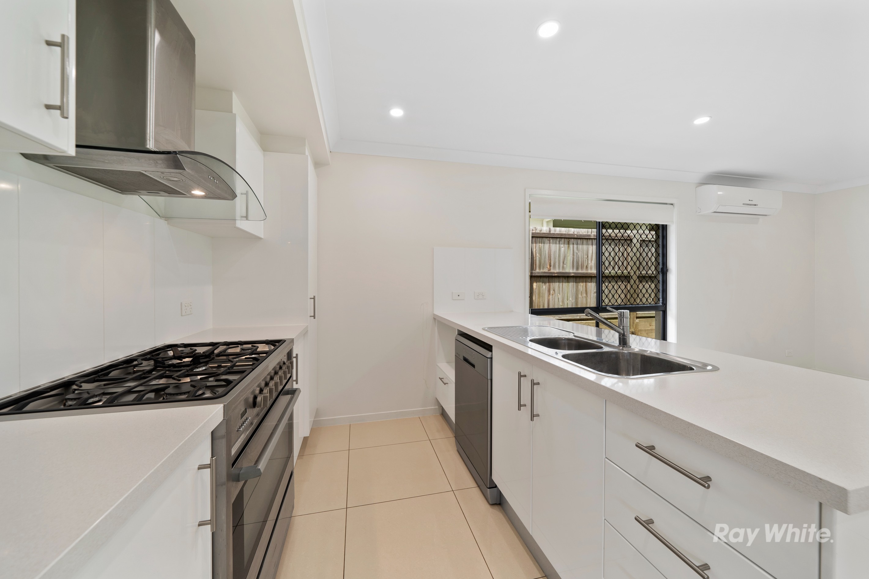 21 Weedbrook Street, Park Ridge, QLD 4125