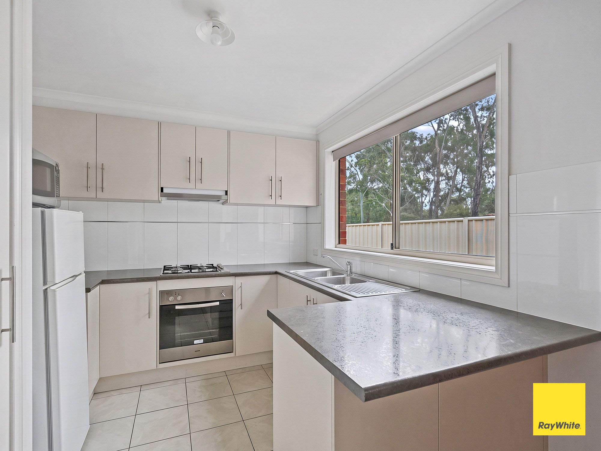 2/57 Weeroona Avenue, White Hills, VIC 3550