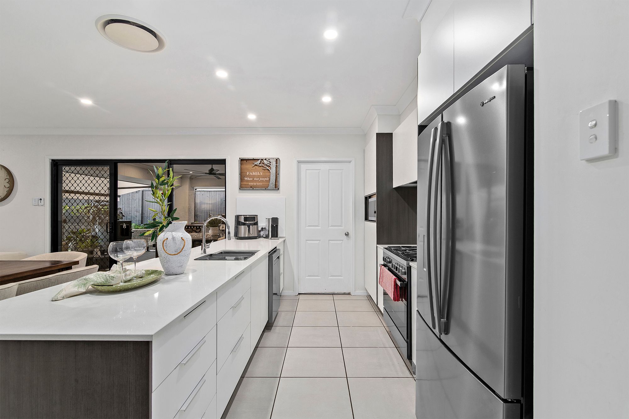 4 King Parrot Close — photo 5 of 27